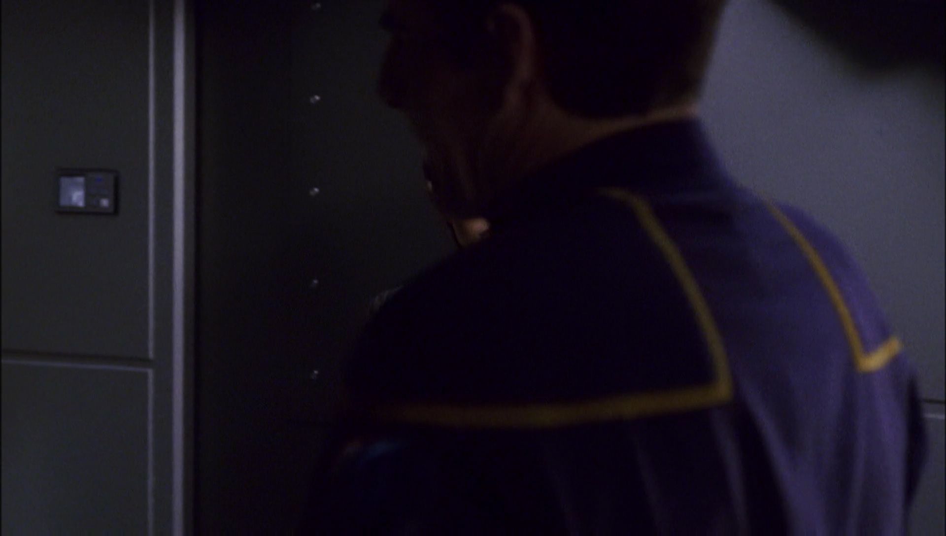 ariane179254_Enterprise_1x01-1x02_BrokenBow_6005.jpg