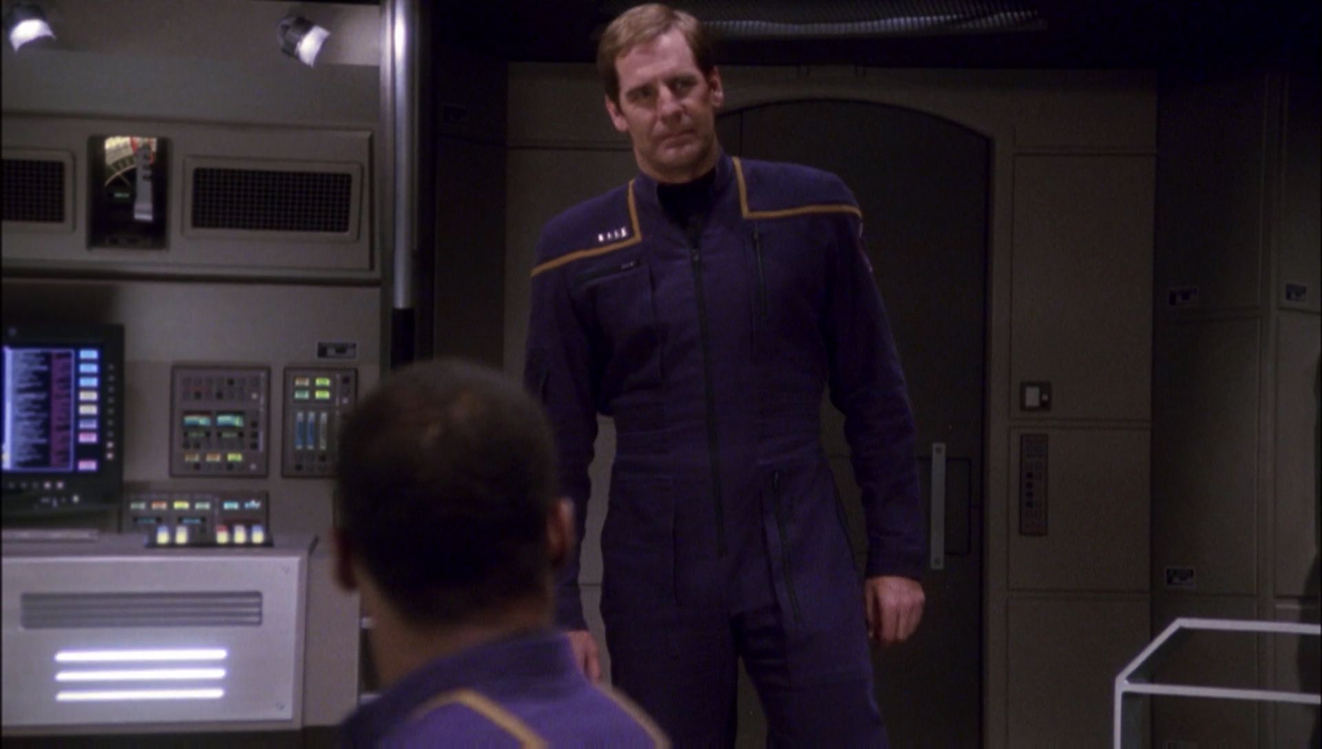 ariane179254_Enterprise_1x01-1x02_BrokenBow_6103.jpg