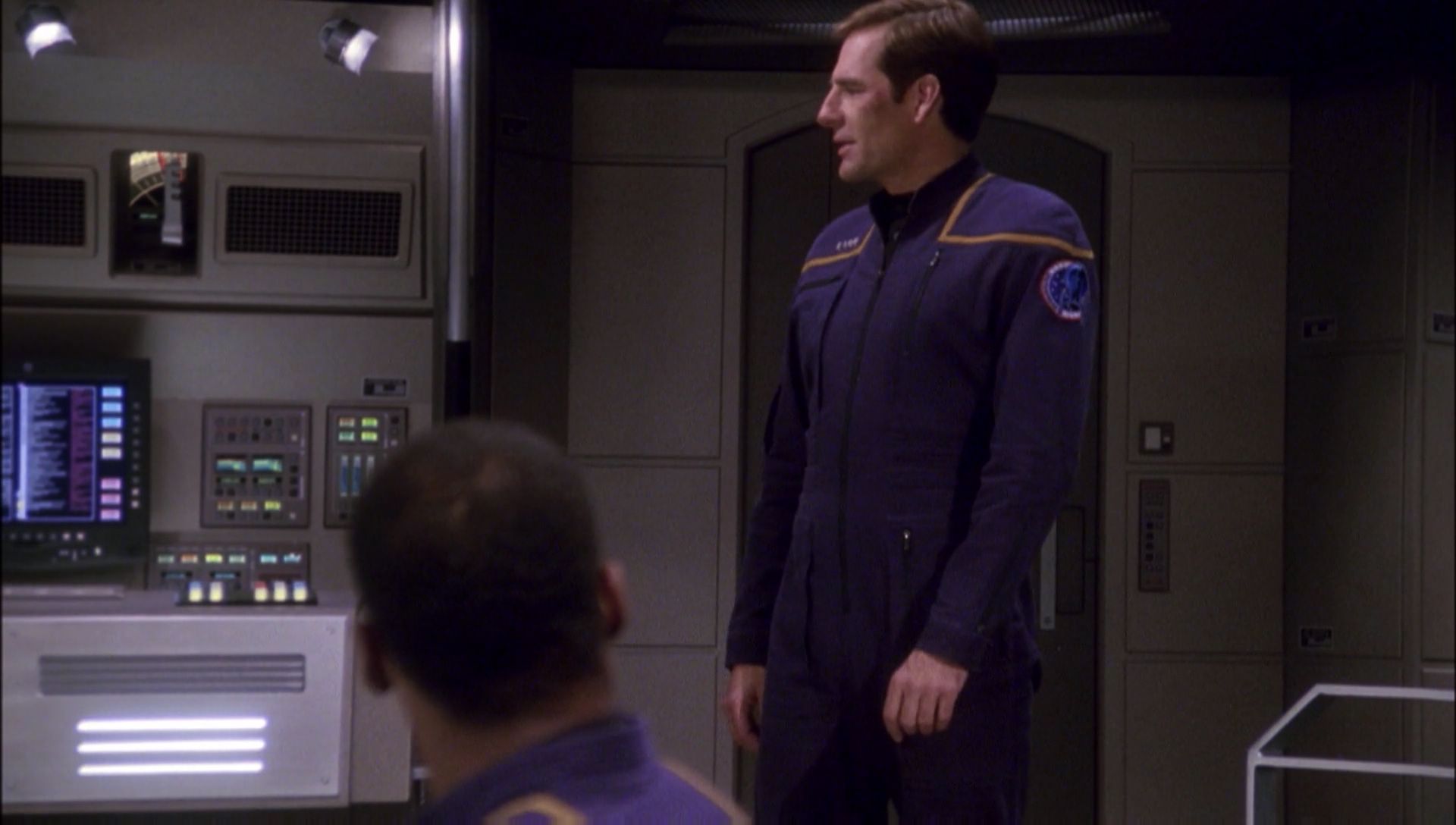 ariane179254_Enterprise_1x01-1x02_BrokenBow_6107.jpg