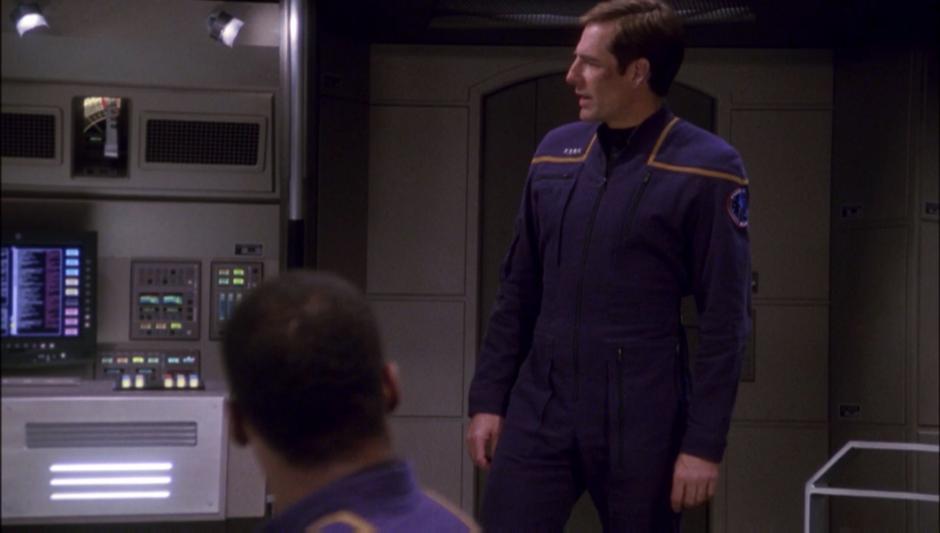 ariane179254_Enterprise_1x01-1x02_BrokenBow_6108.jpg