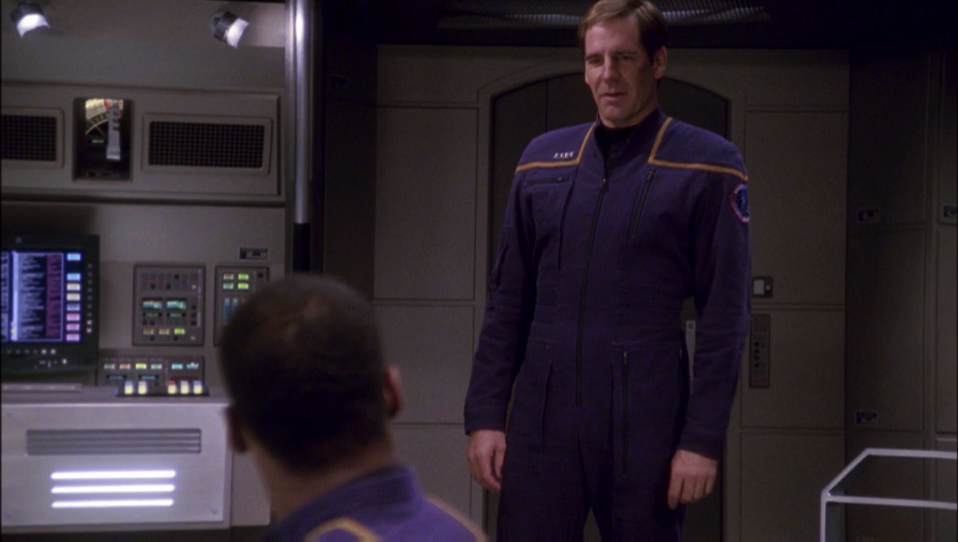 ariane179254_Enterprise_1x01-1x02_BrokenBow_6109.jpg