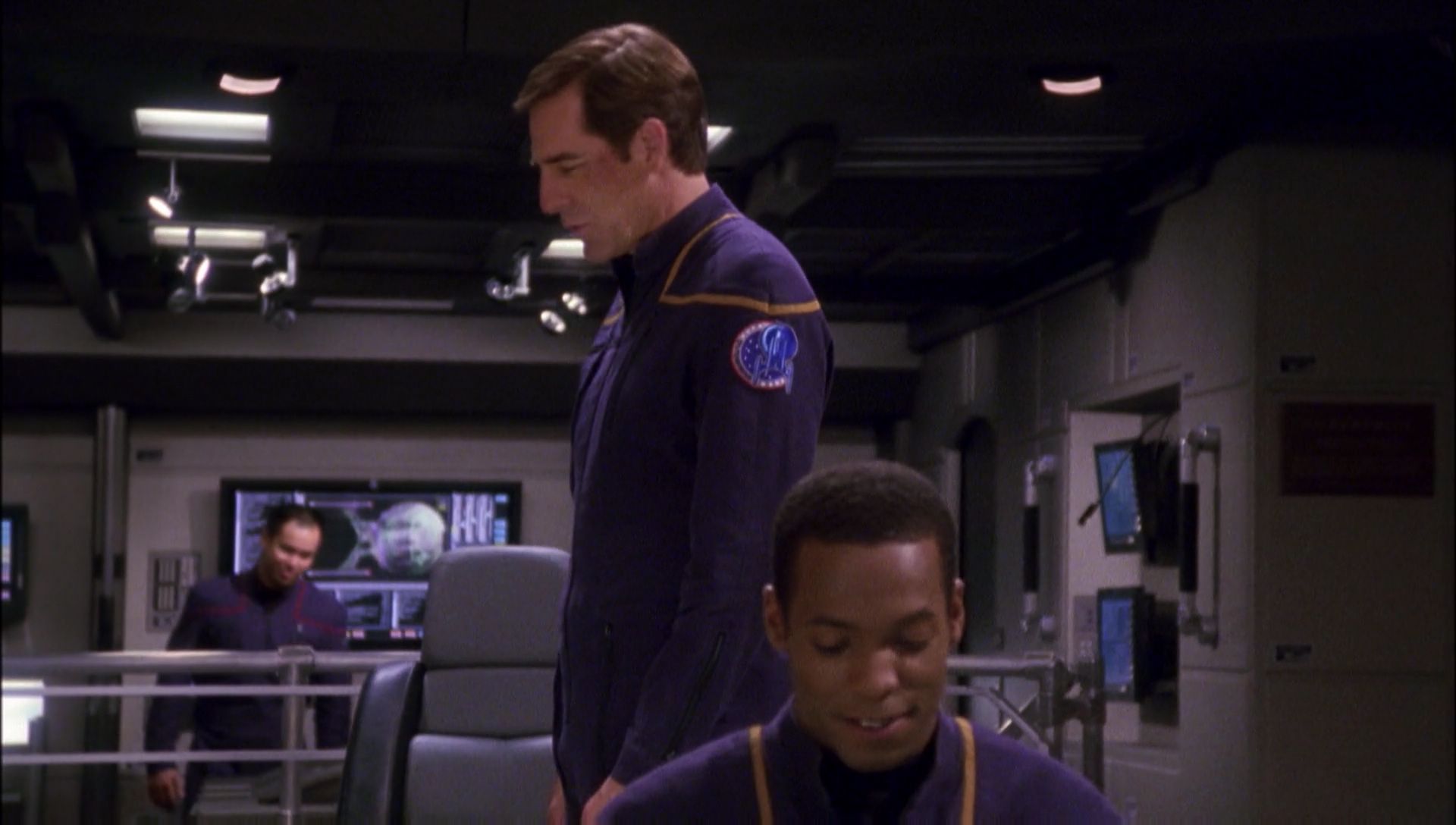 ariane179254_Enterprise_1x01-1x02_BrokenBow_6131.jpg