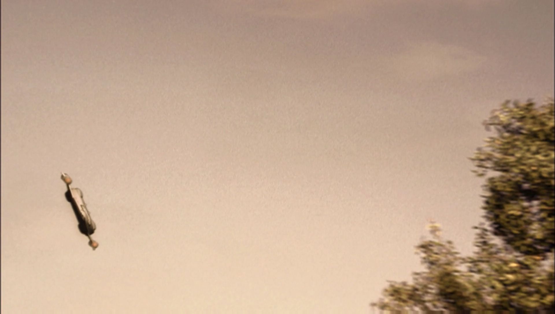 ariane179254_Enterprise_1x01-1x02_BrokenBow_6159.jpg