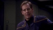 ariane179254_Enterprise_1x01-1x02_BrokenBow_4395.jpg