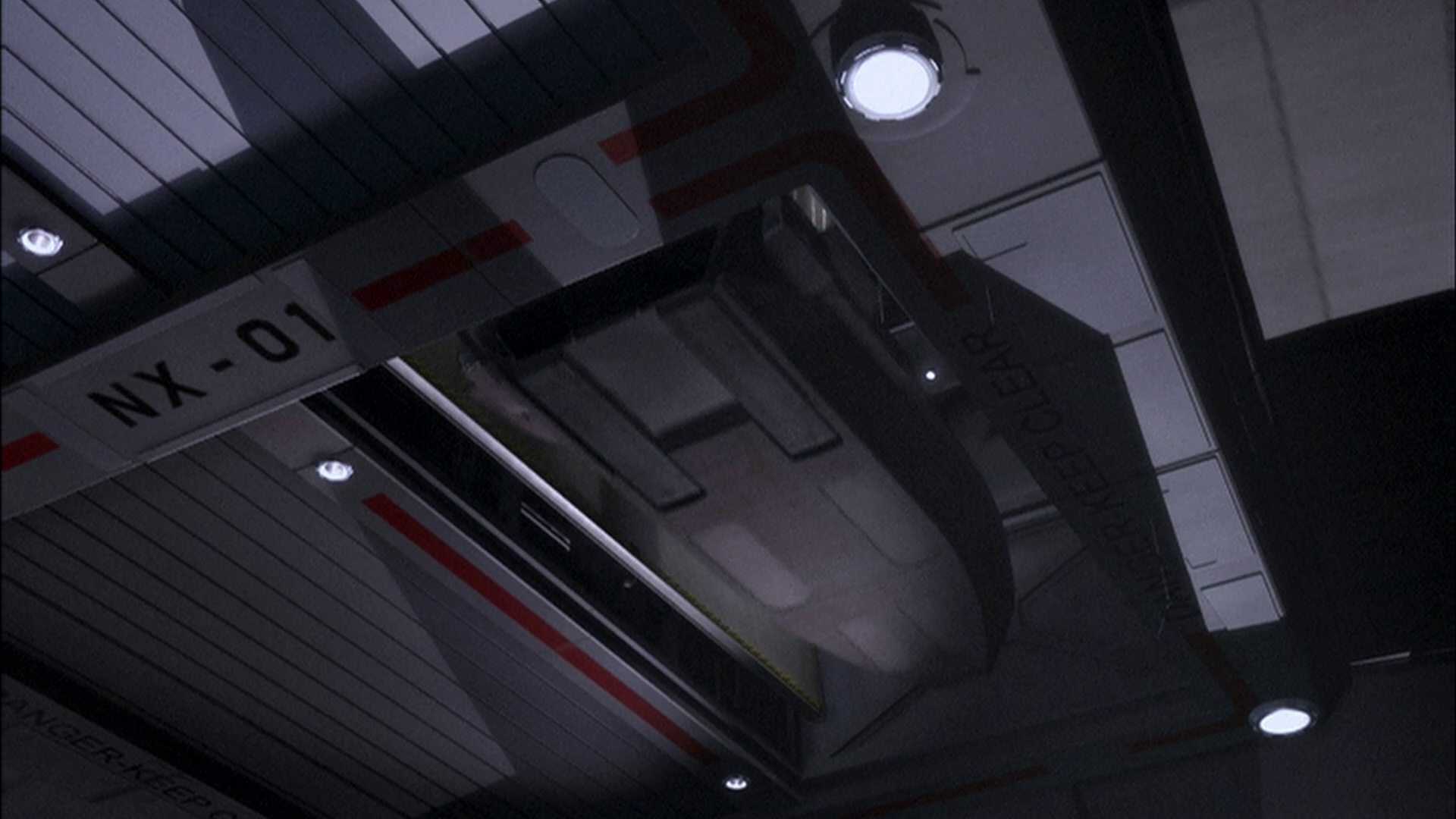 extant_StarTrek_ENT_1x04-StrangeNewWorld_0424.jpg