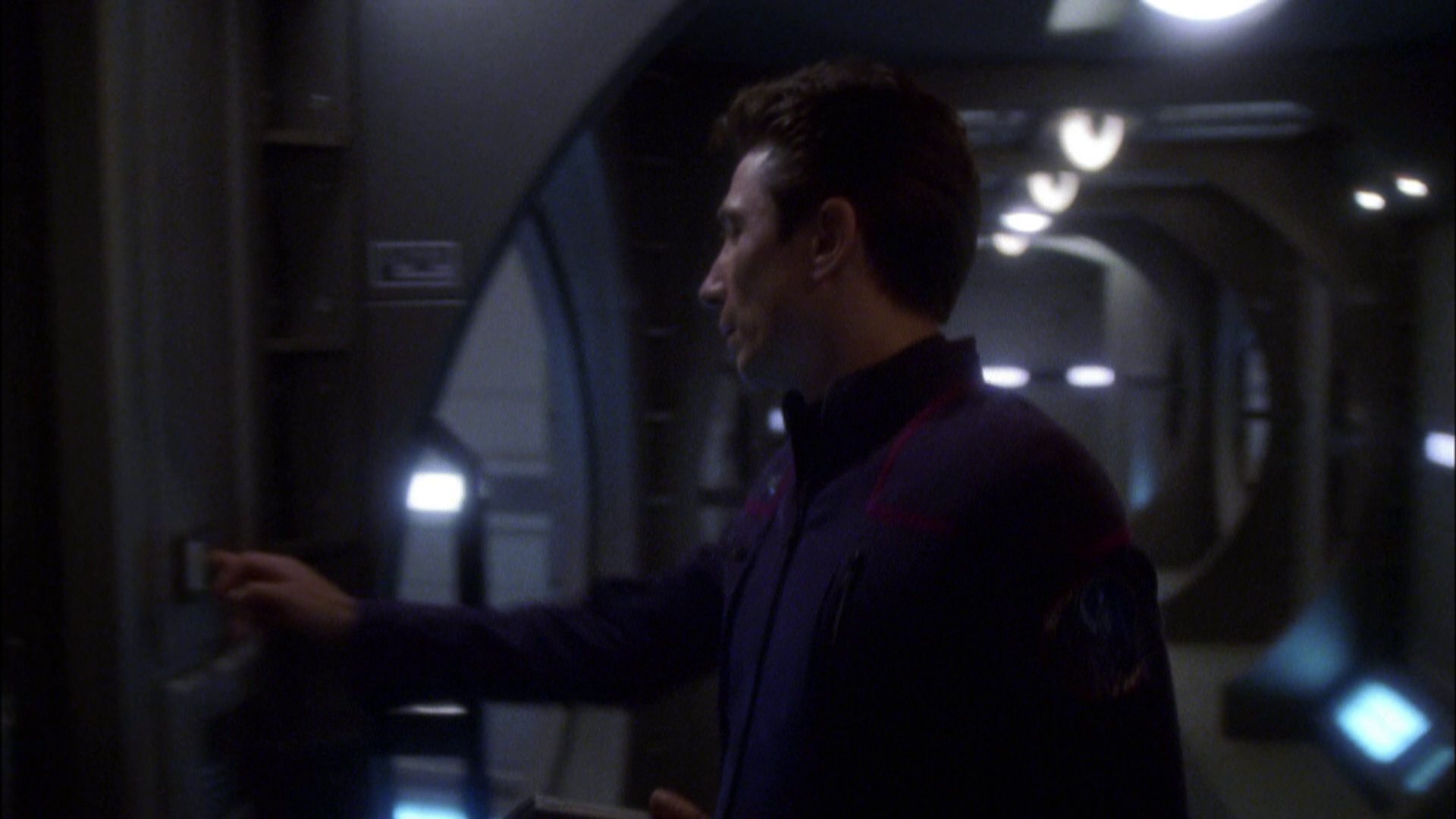 extant_StarTrek_ENT_1x04-StrangeNewWorld_1168.jpg