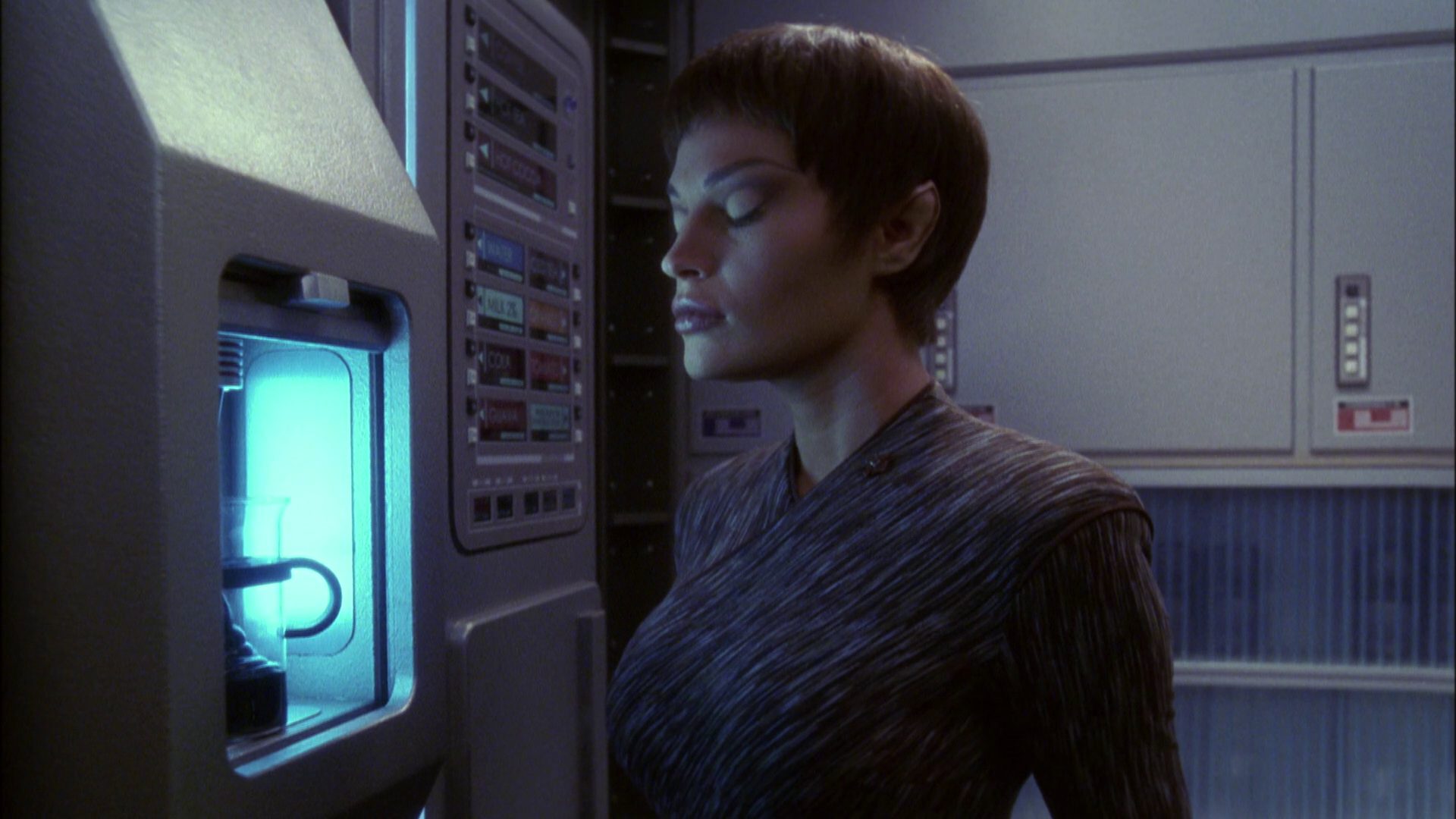 extant_StarTrek_ENT_1x05-Unexpected_0264.jpg