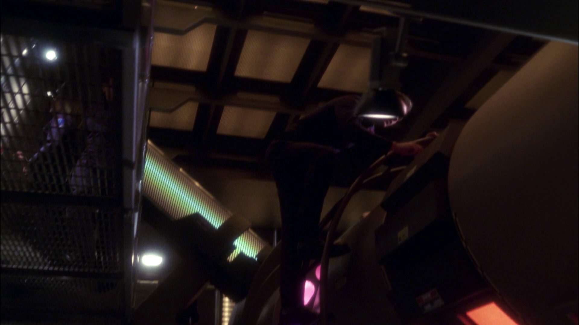 extant_StarTrek_ENT_1x05-Unexpected_0274.jpg
