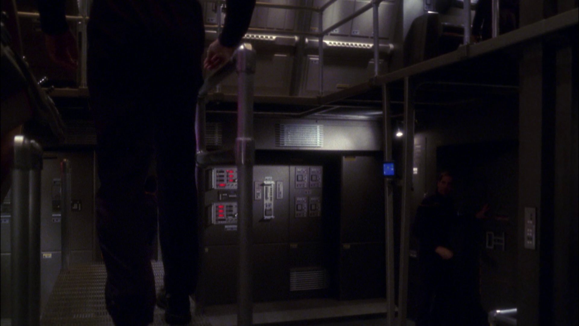 extant_StarTrek_ENT_1x05-Unexpected_0308.jpg