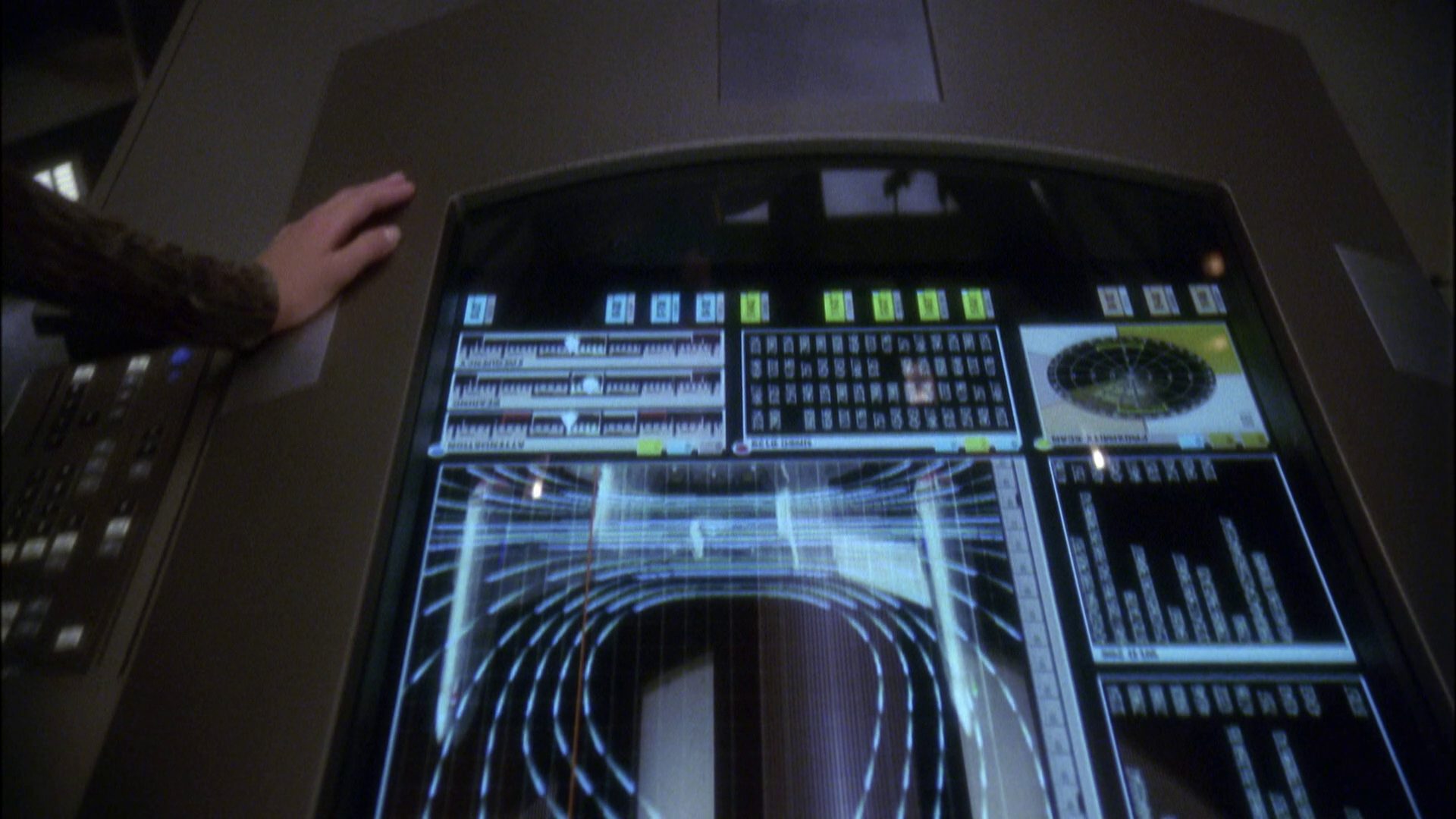 extant_StarTrek_ENT_1x05-Unexpected_0381.jpg