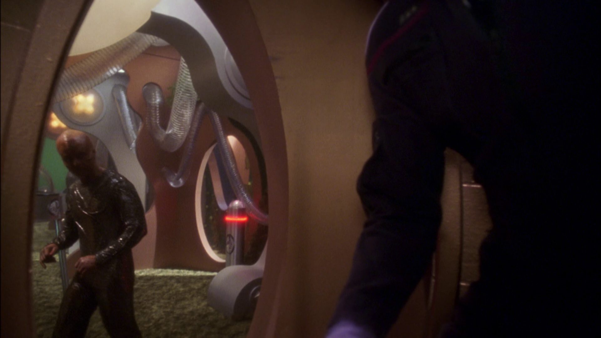 extant_StarTrek_ENT_1x05-Unexpected_0901.jpg