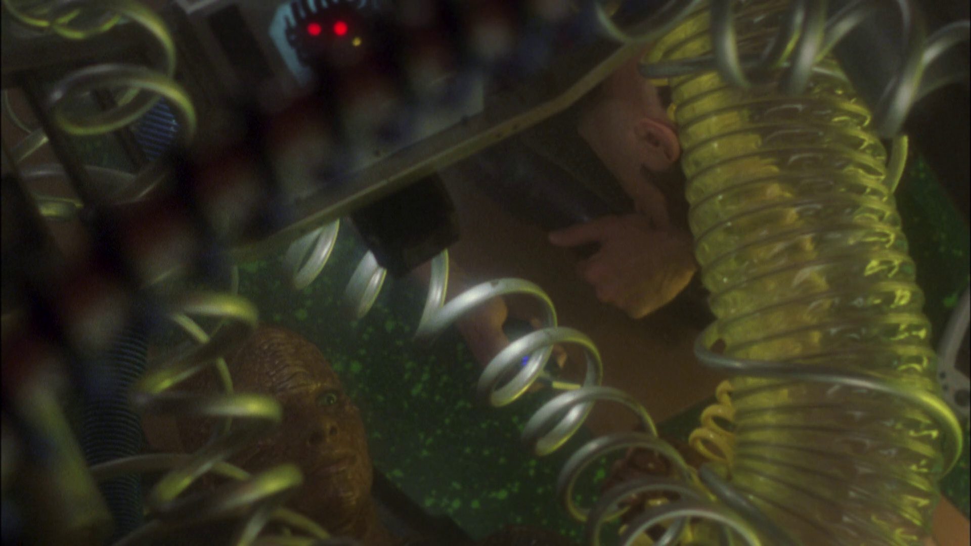 extant_StarTrek_ENT_1x05-Unexpected_1181.jpg