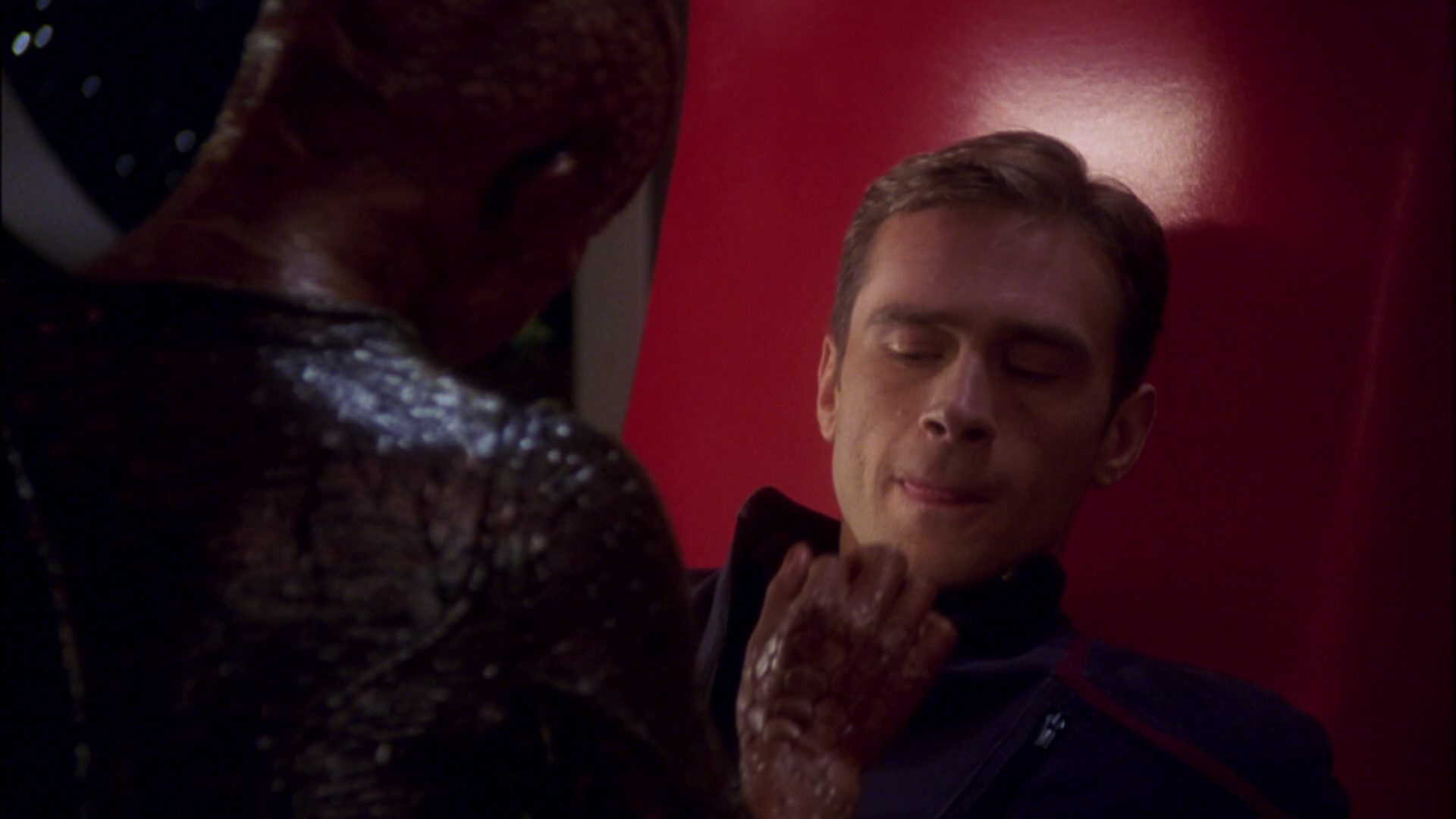 extant_StarTrek_ENT_1x05-Unexpected_1304.jpg