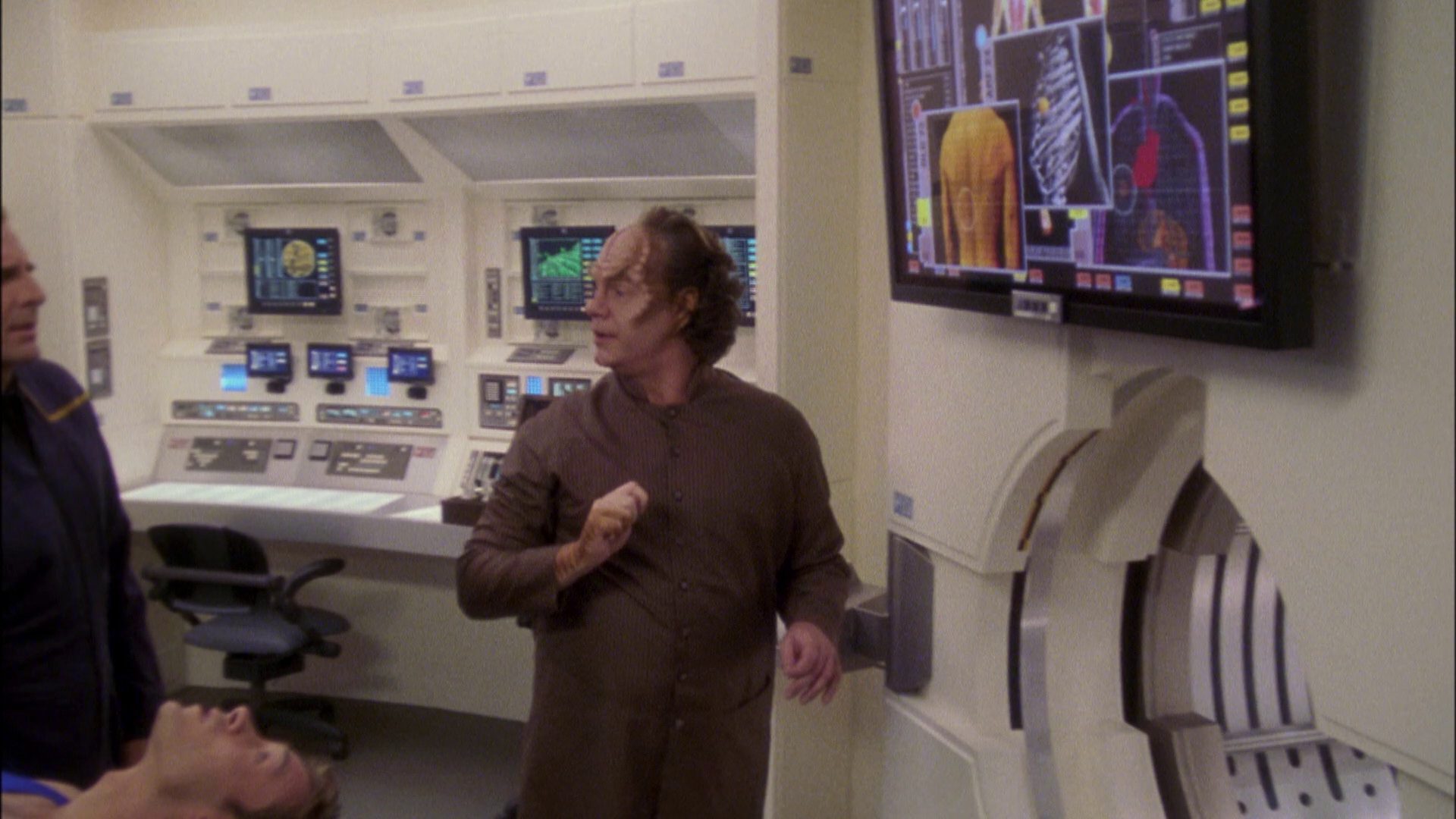 extant_StarTrek_ENT_1x05-Unexpected_2183.jpg