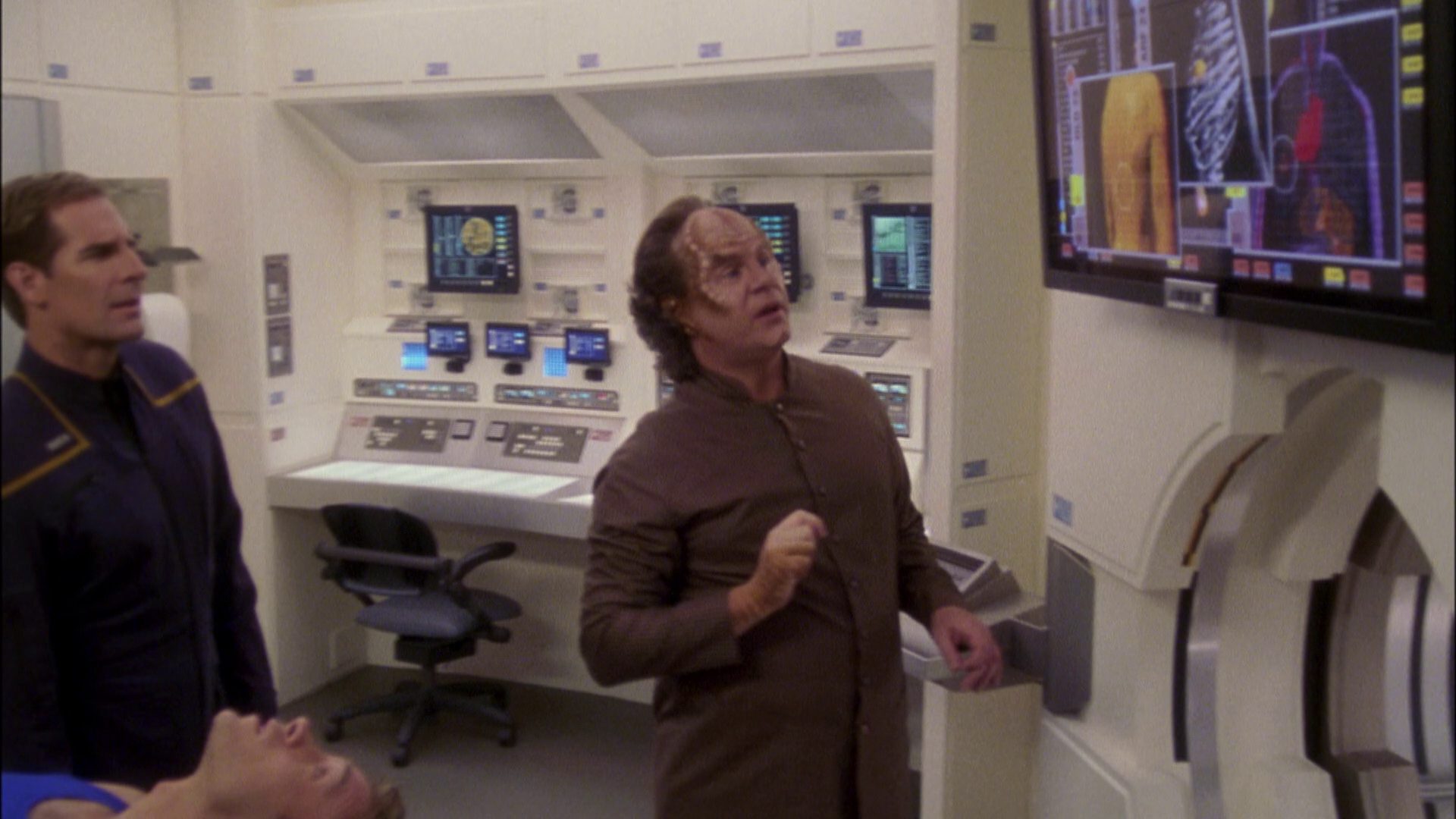 extant_StarTrek_ENT_1x05-Unexpected_2184.jpg