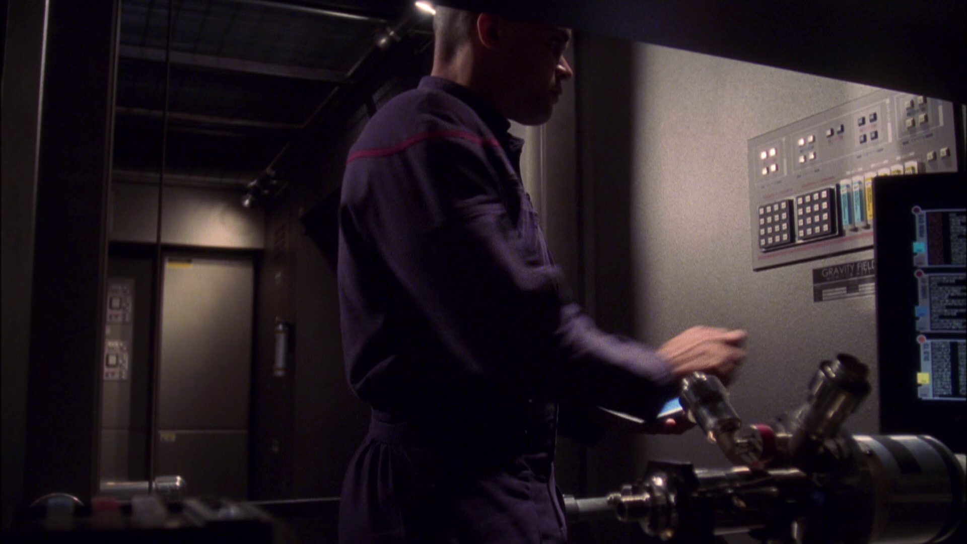 extant_StarTrek_ENT_1x05-Unexpected_2466.jpg