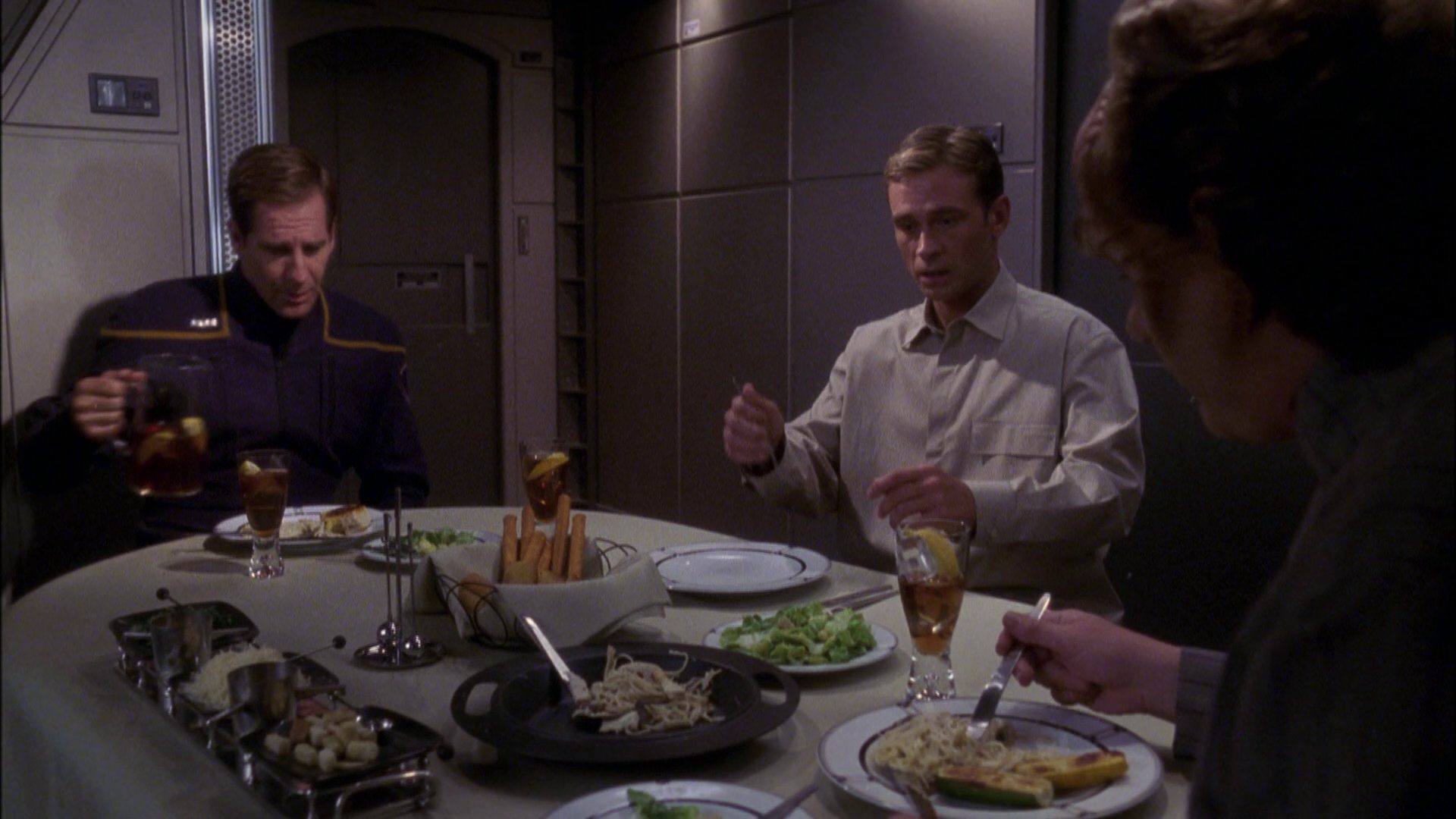extant_StarTrek_ENT_1x05-Unexpected_2640.jpg