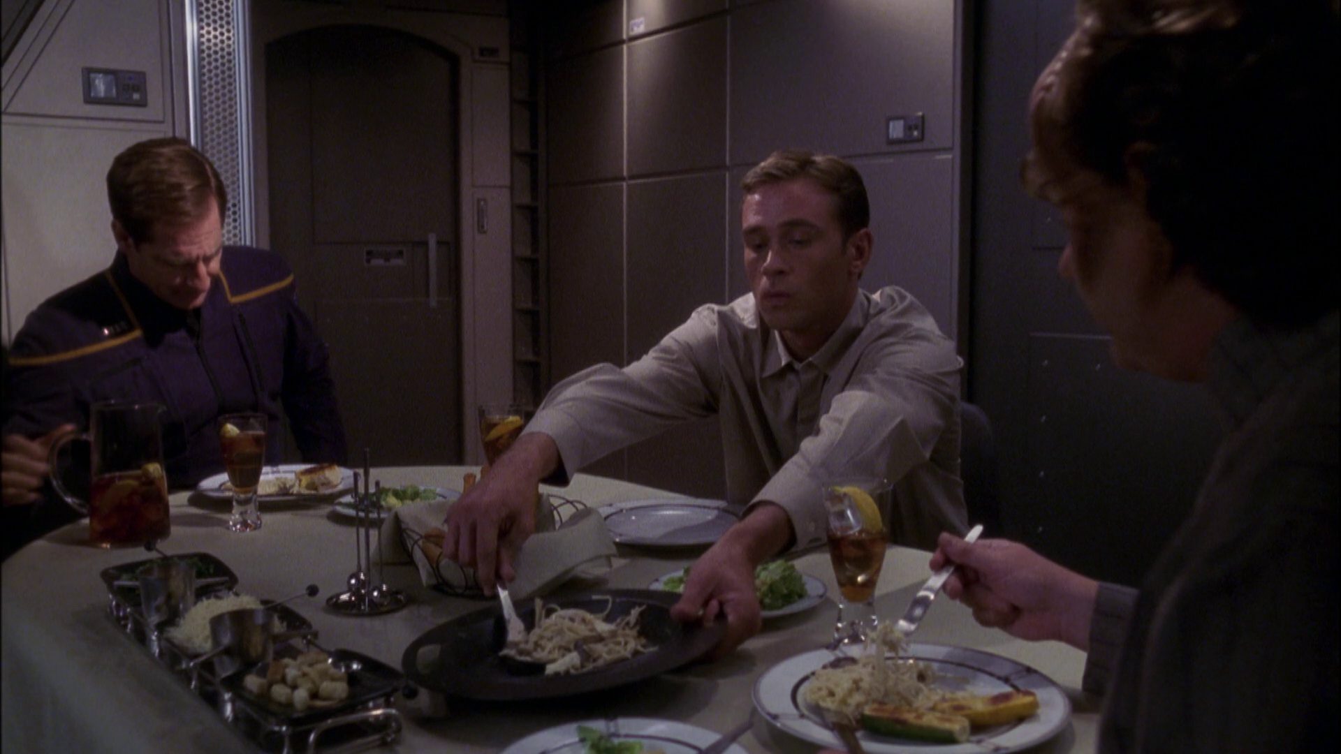 extant_StarTrek_ENT_1x05-Unexpected_2642.jpg