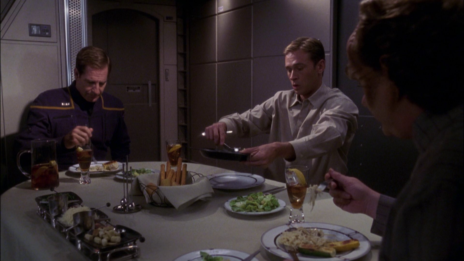 extant_StarTrek_ENT_1x05-Unexpected_2644.jpg