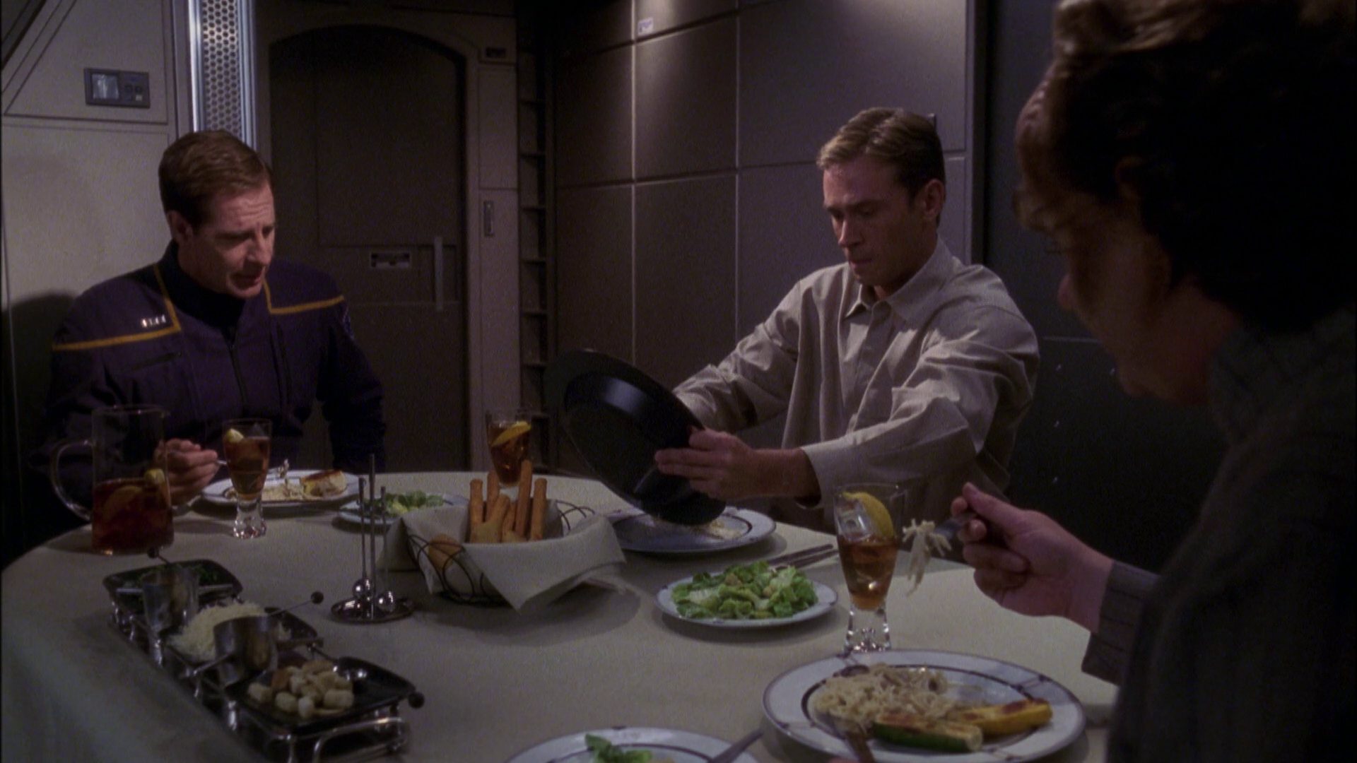 extant_StarTrek_ENT_1x05-Unexpected_2646.jpg