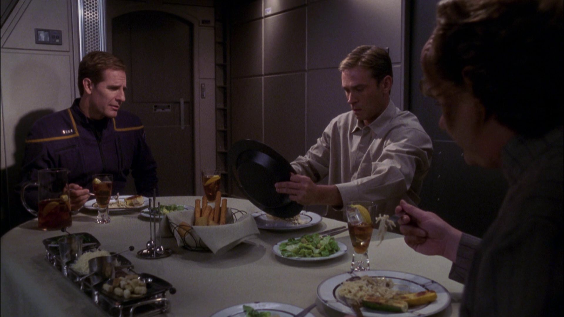 extant_StarTrek_ENT_1x05-Unexpected_2647.jpg