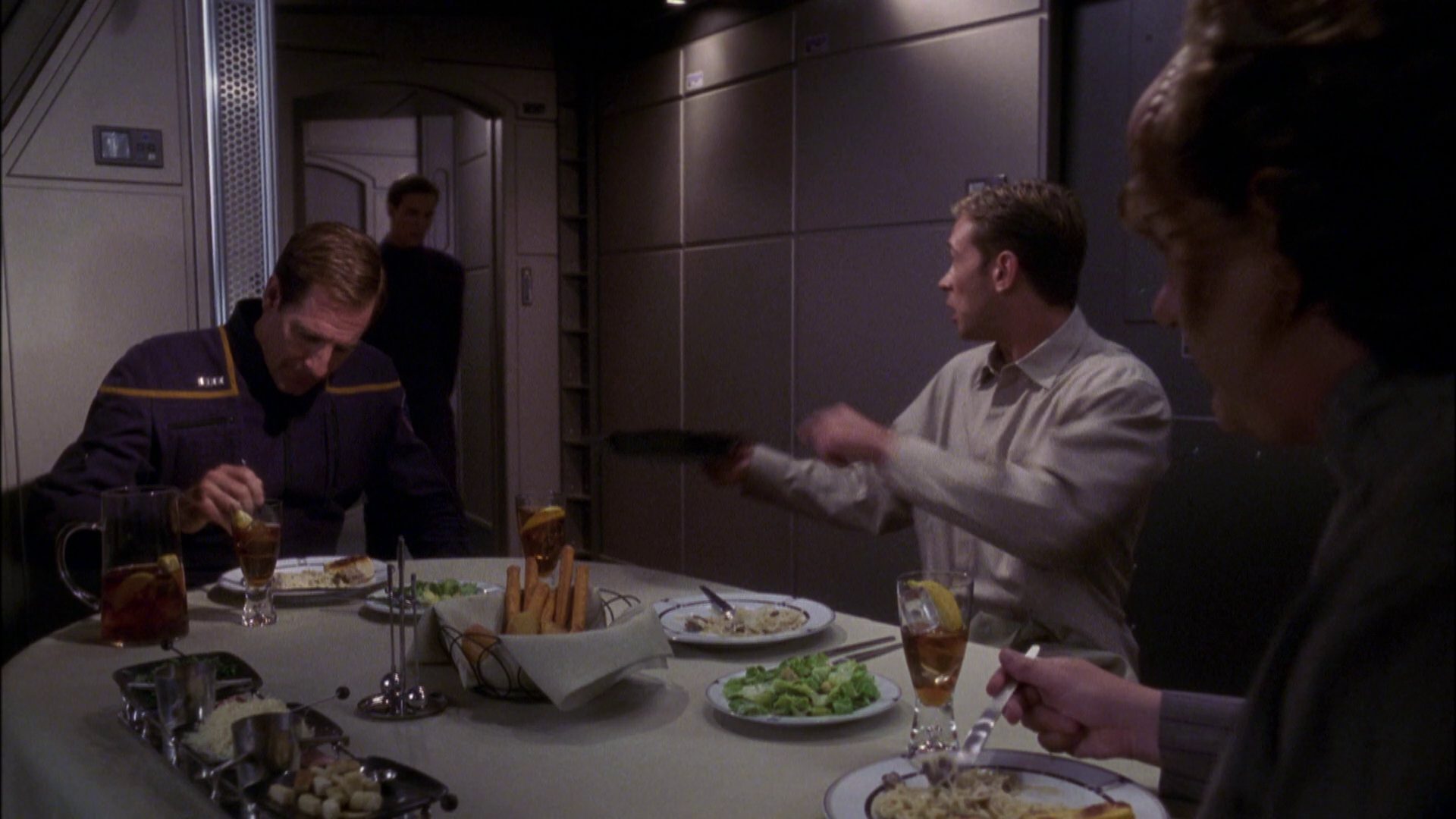 extant_StarTrek_ENT_1x05-Unexpected_2778.jpg