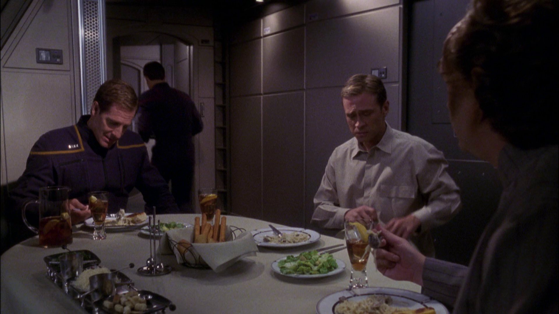 extant_StarTrek_ENT_1x05-Unexpected_2782.jpg