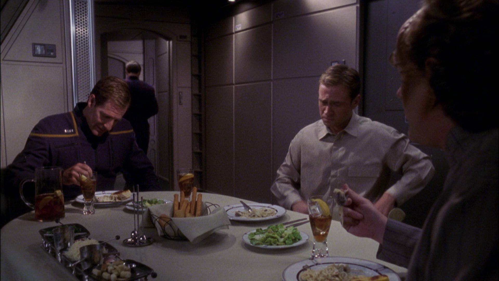 extant_StarTrek_ENT_1x05-Unexpected_2783.jpg