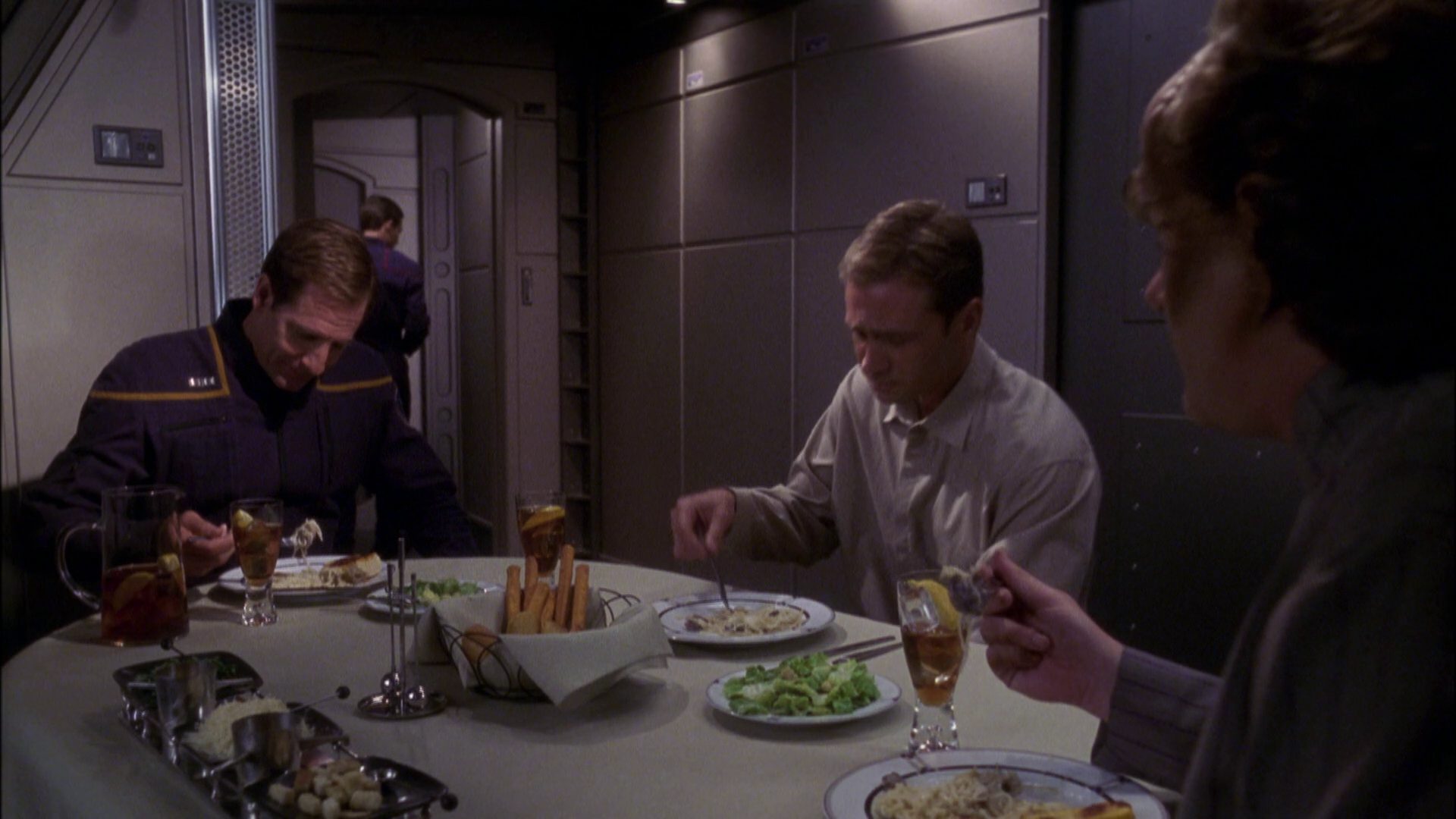 extant_StarTrek_ENT_1x05-Unexpected_2784.jpg
