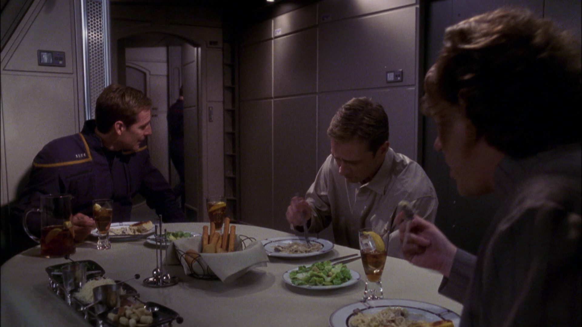 extant_StarTrek_ENT_1x05-Unexpected_2785.jpg