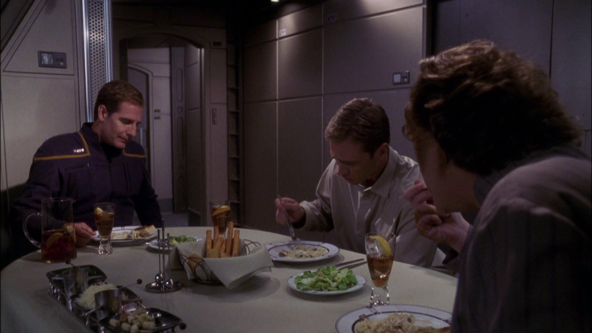 extant_StarTrek_ENT_1x05-Unexpected_2786.jpg