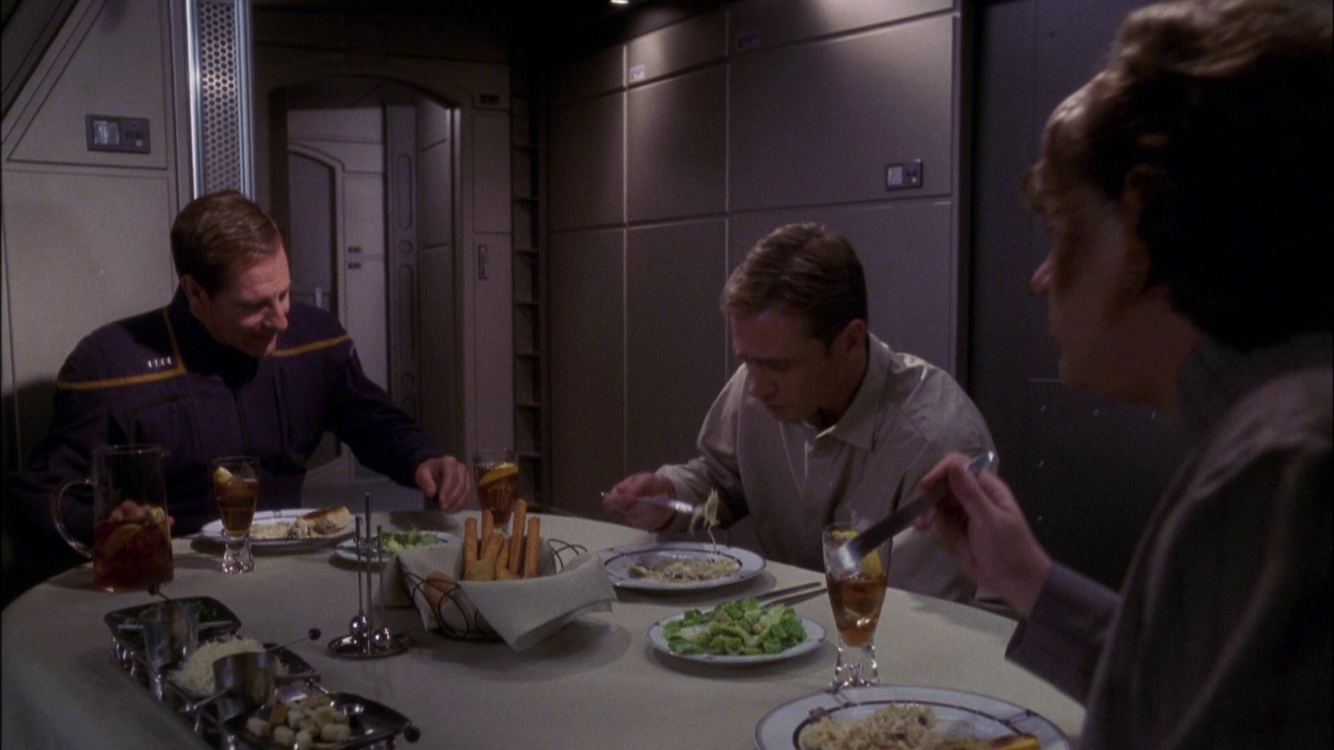 extant_StarTrek_ENT_1x05-Unexpected_2787.jpg
