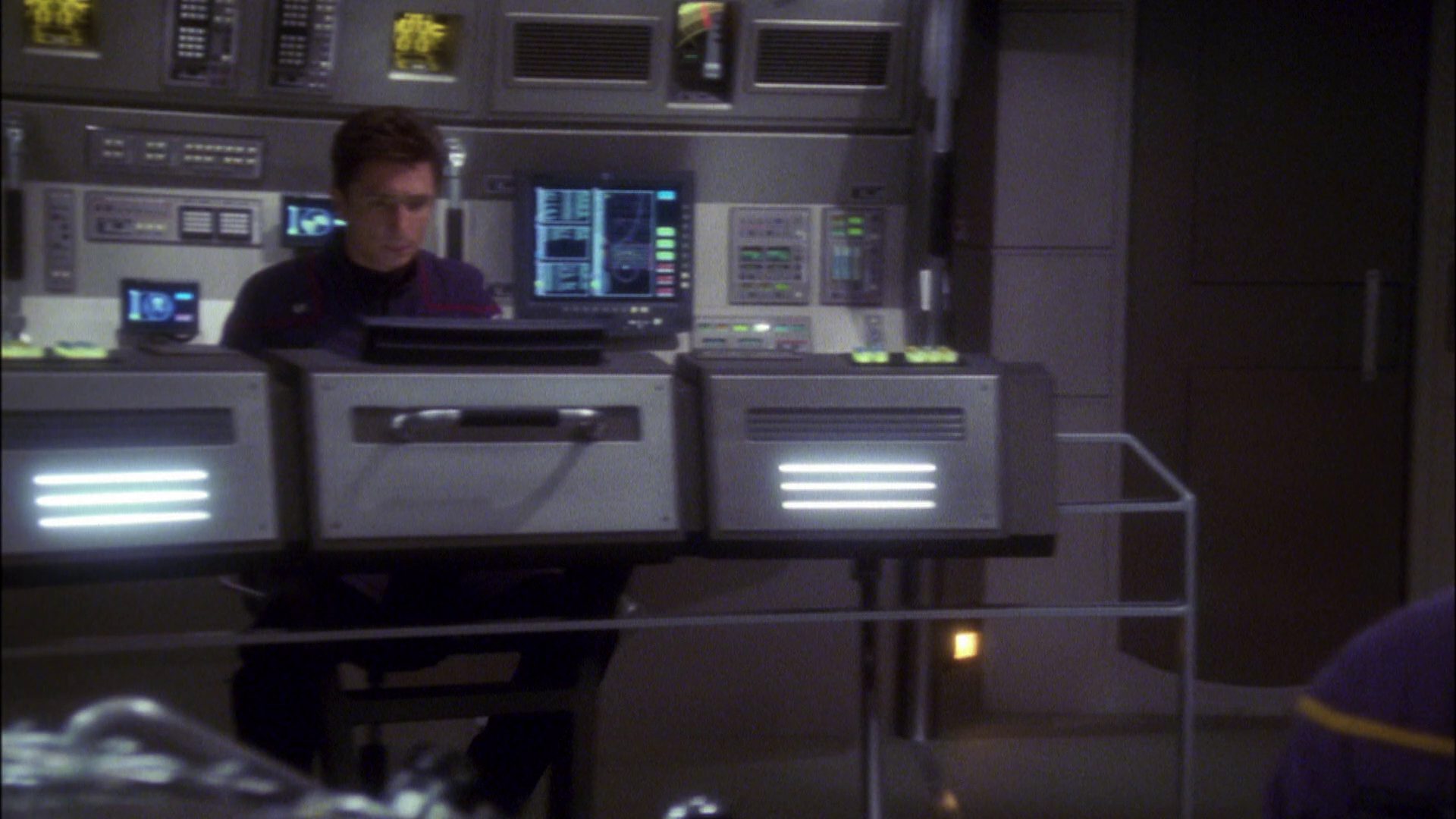 extant_StarTrek_ENT_1x05-Unexpected_2848.jpg