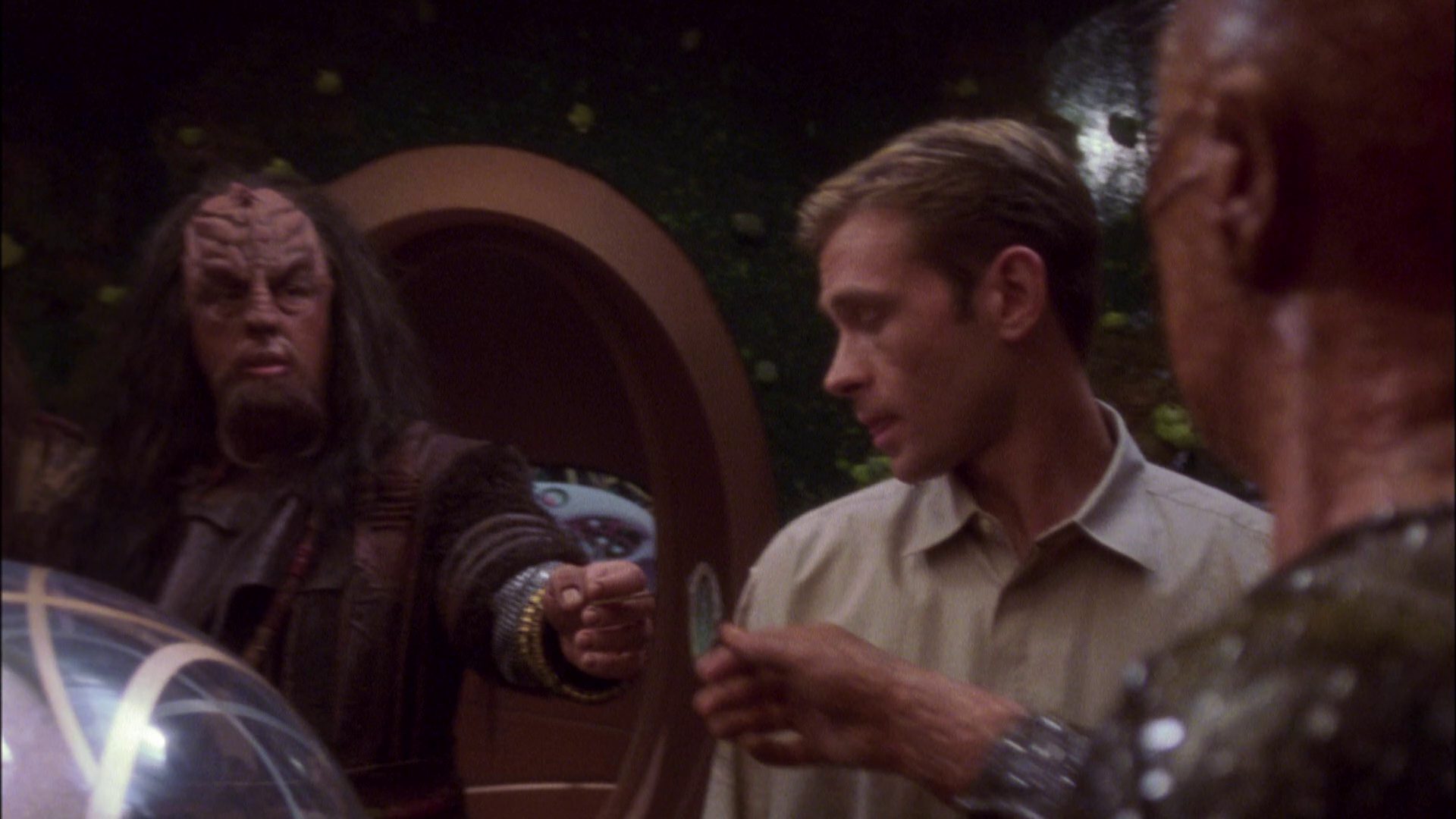 extant_StarTrek_ENT_1x05-Unexpected_3414.jpg