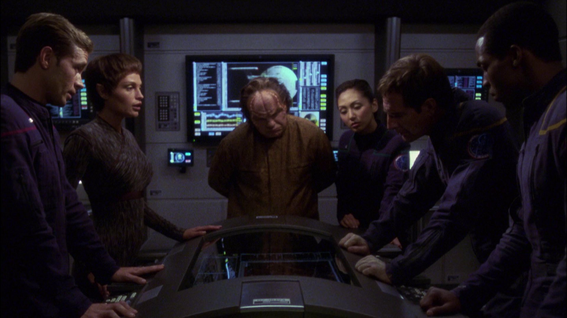 extant_StarTrek_ENT_1x06-TerraNova_1207.jpg