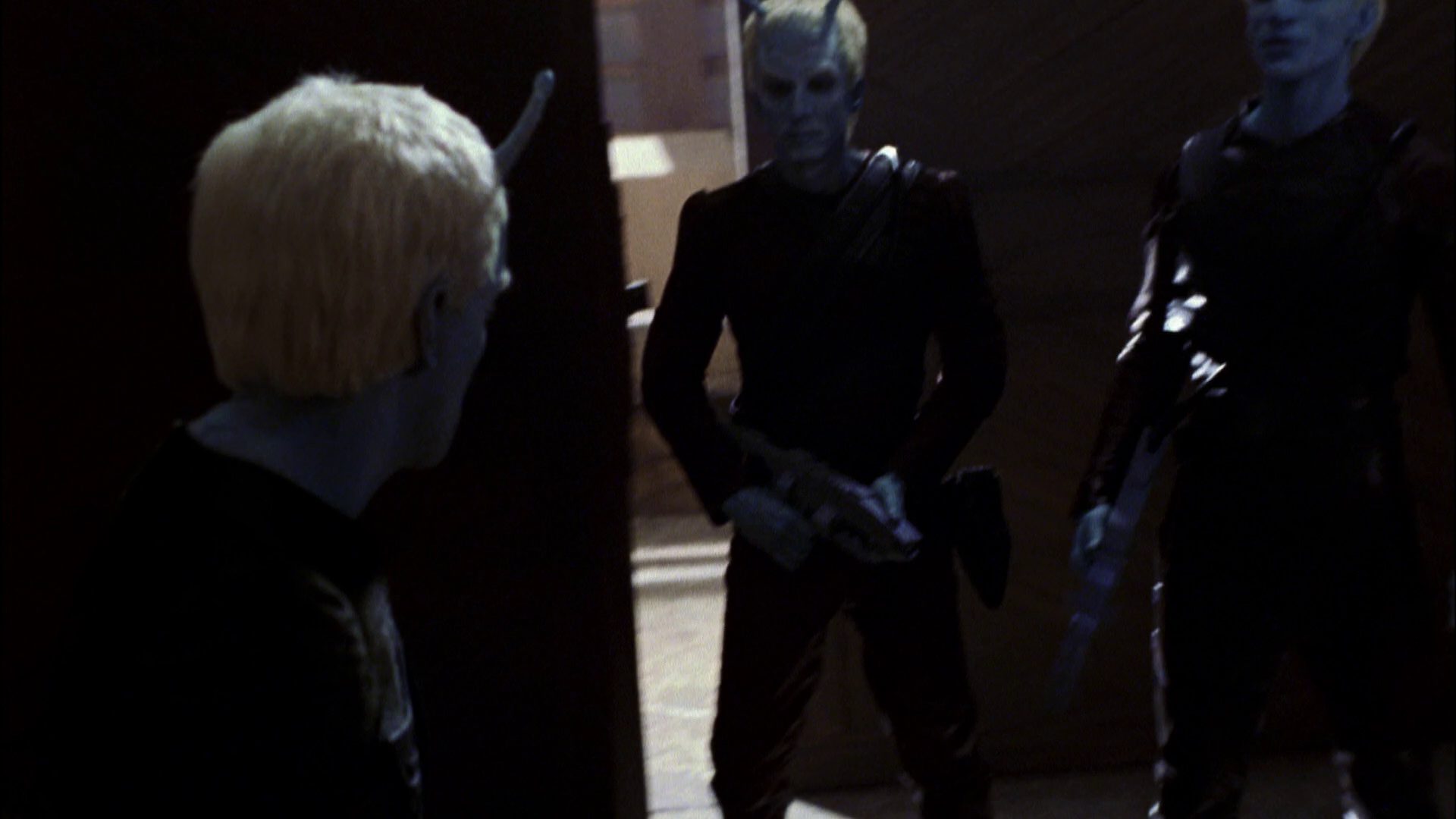 extant_StarTrek_ENT_1x07-TheAndorianIncident_1572.jpg