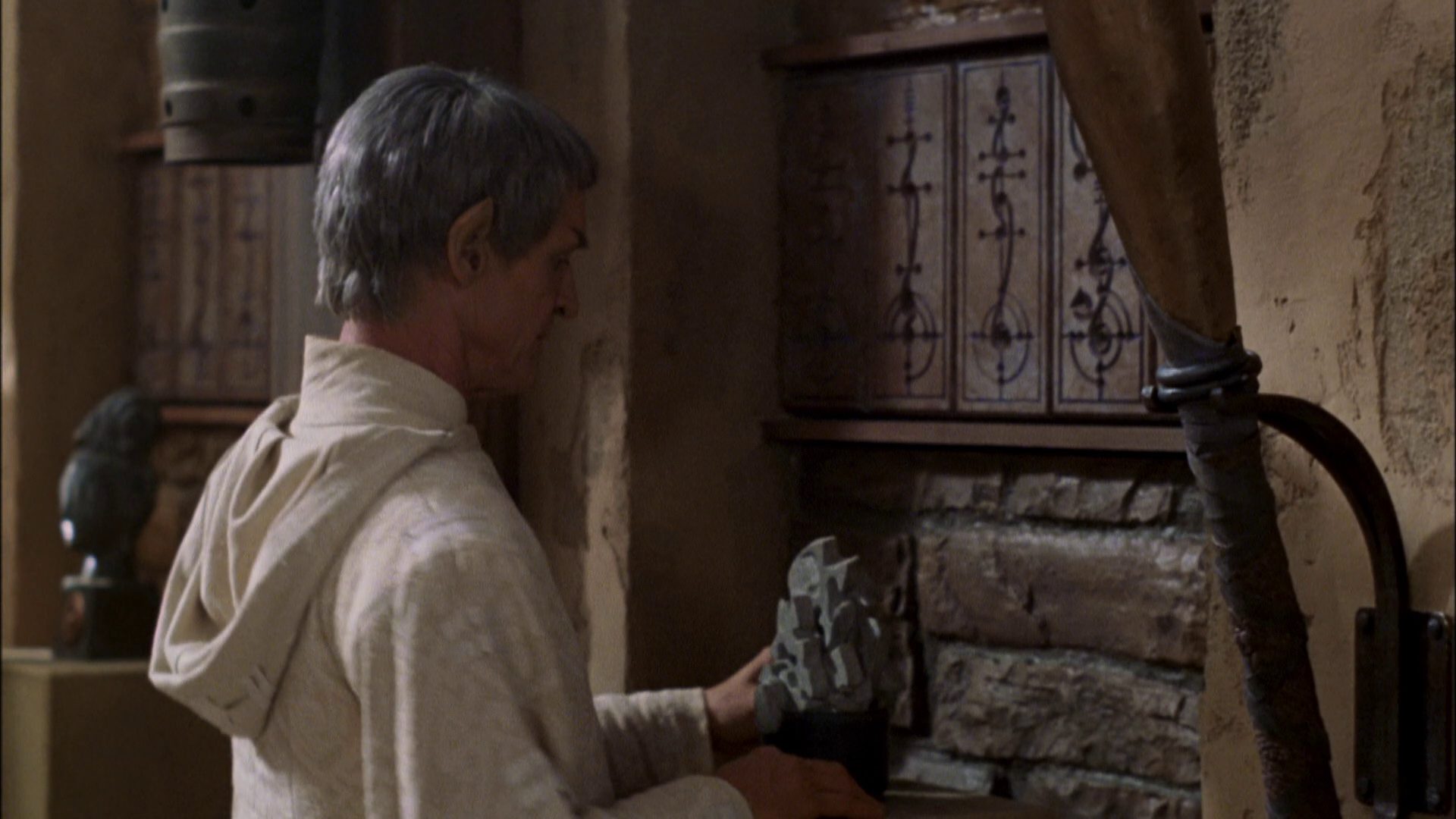 extant_StarTrek_ENT_1x07-TheAndorianIncident_1847.jpg