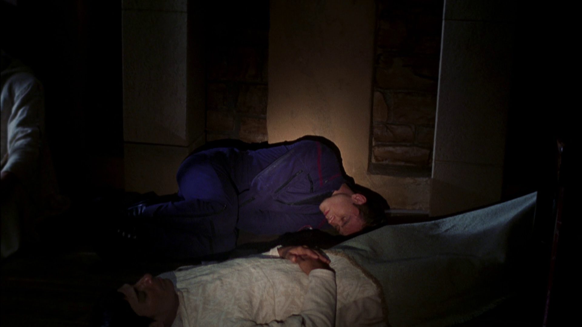 extant_StarTrek_ENT_1x07-TheAndorianIncident_2100.jpg