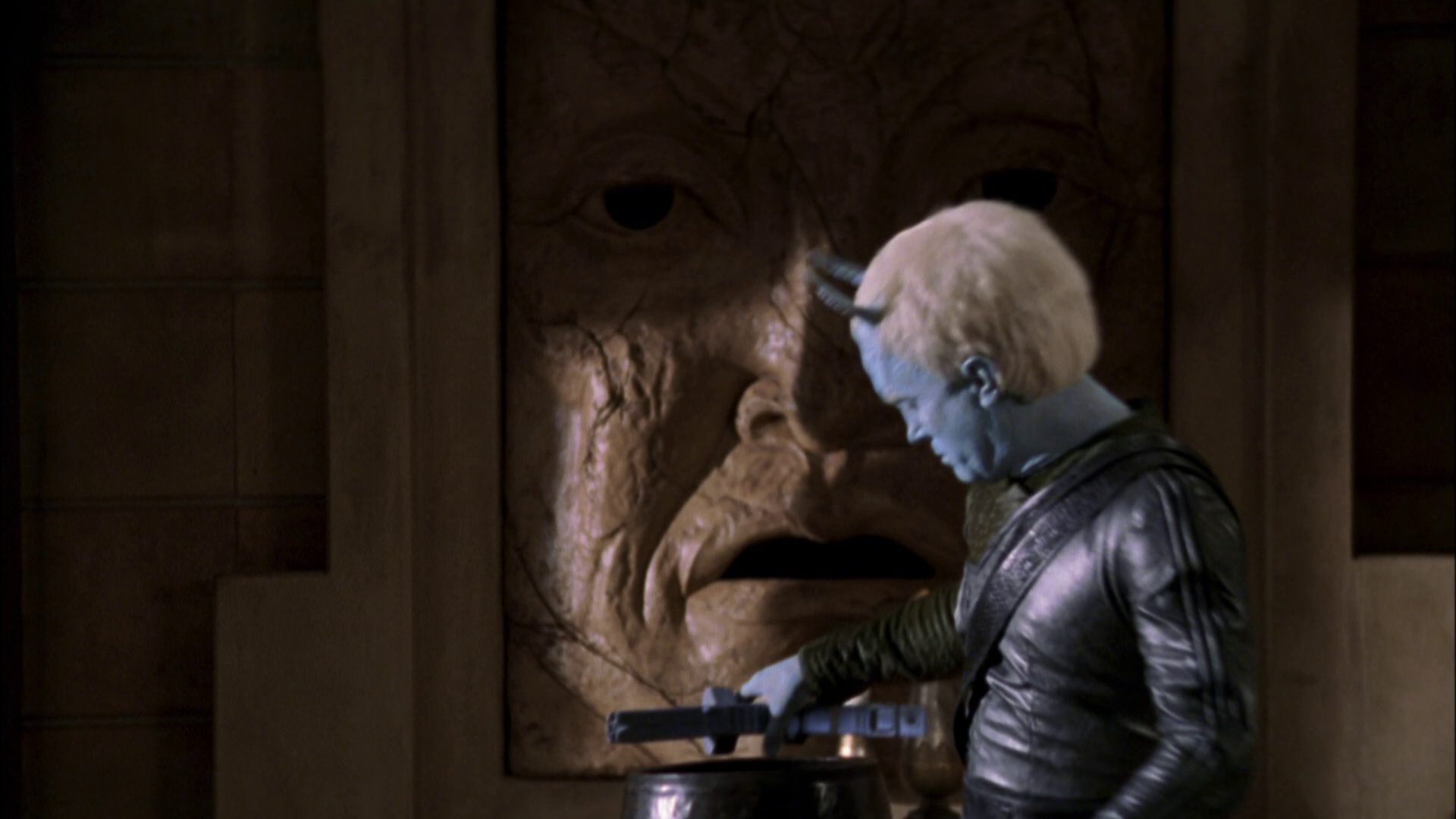extant_StarTrek_ENT_1x07-TheAndorianIncident_2554.jpg