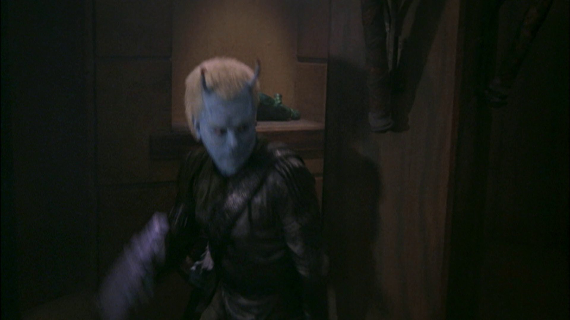 extant_StarTrek_ENT_1x07-TheAndorianIncident_3174.jpg