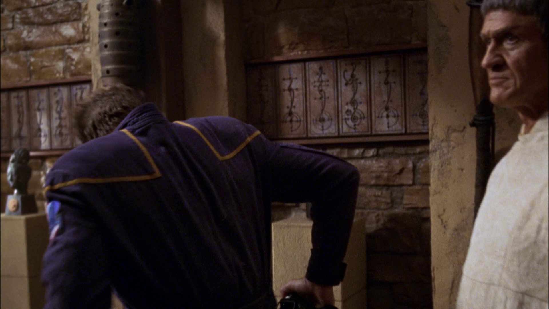 extant_StarTrek_ENT_1x07-TheAndorianIncident_3237.jpg