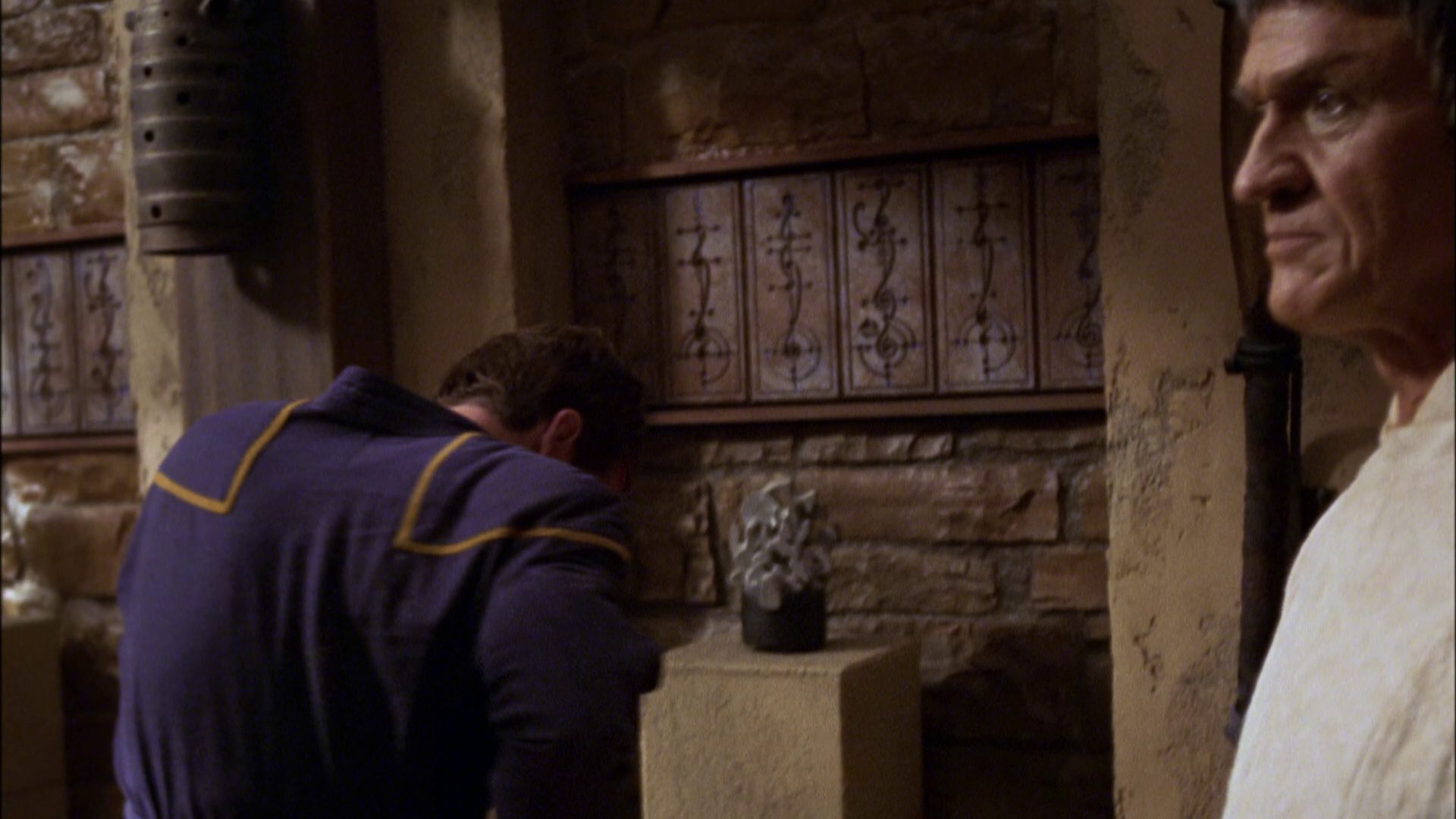 extant_StarTrek_ENT_1x07-TheAndorianIncident_3238.jpg