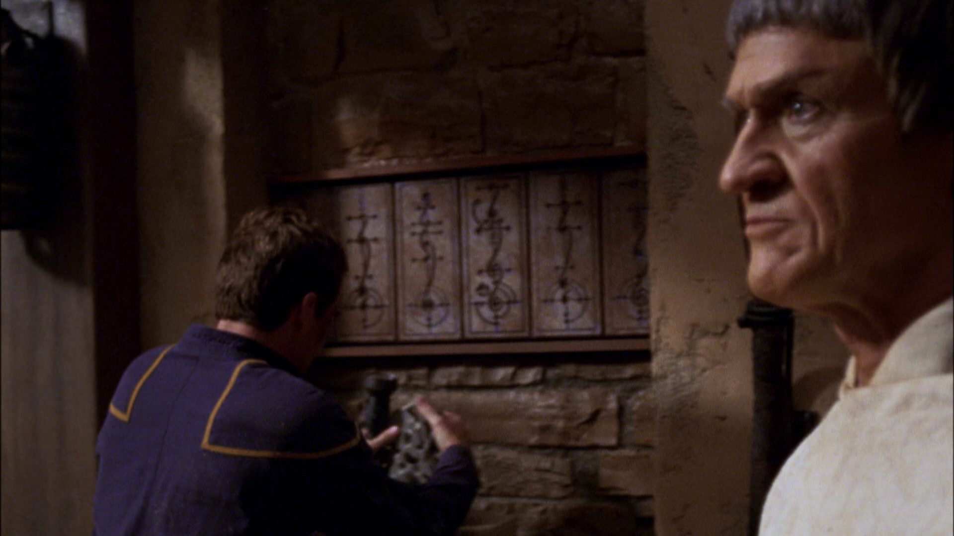 extant_StarTrek_ENT_1x07-TheAndorianIncident_3241.jpg