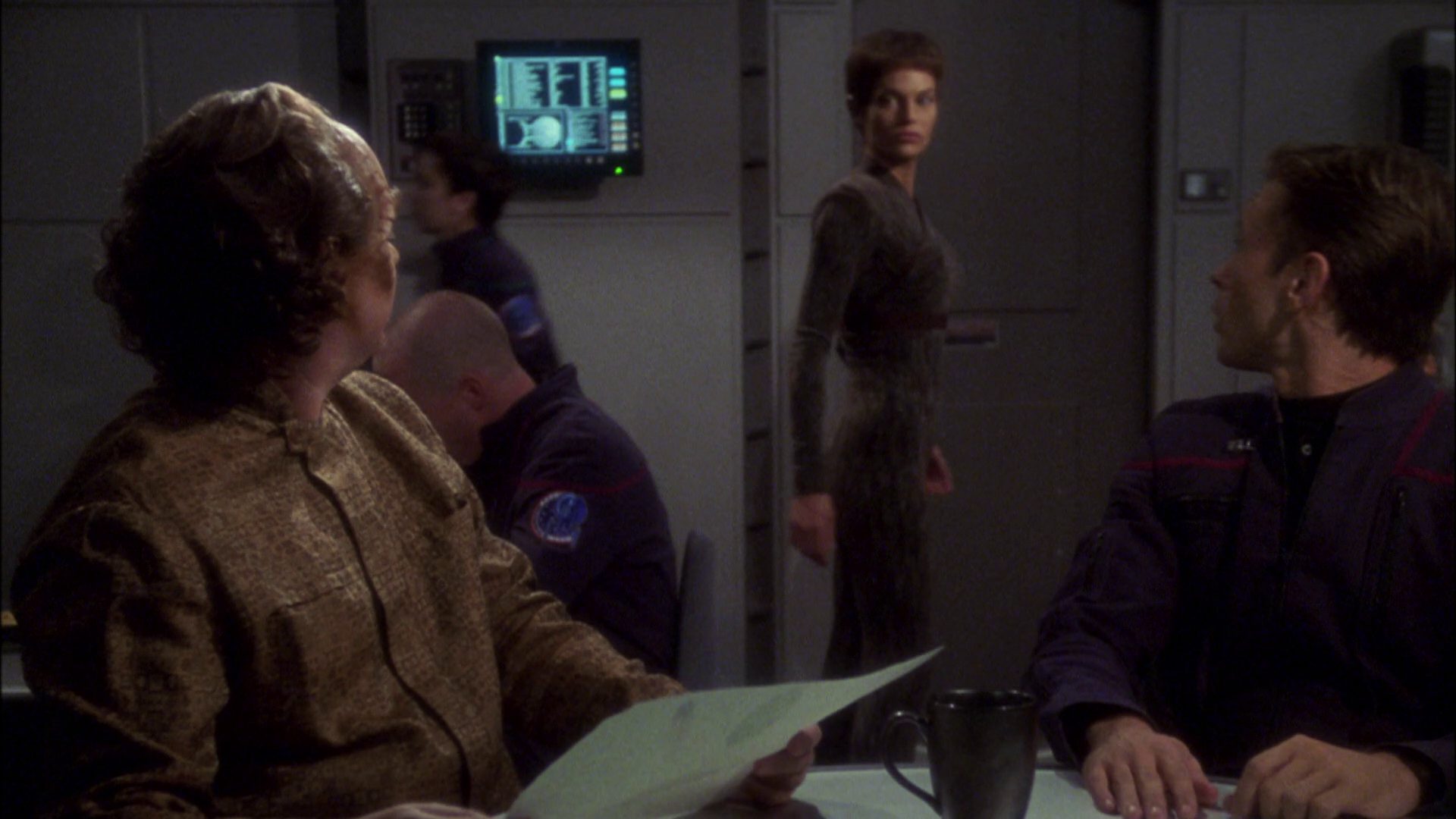 extant_StarTrek_ENT_1x08-BreakingTheIce_0020.jpg