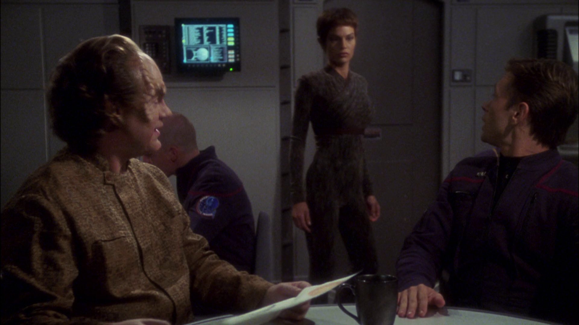 extant_StarTrek_ENT_1x08-BreakingTheIce_0023.jpg