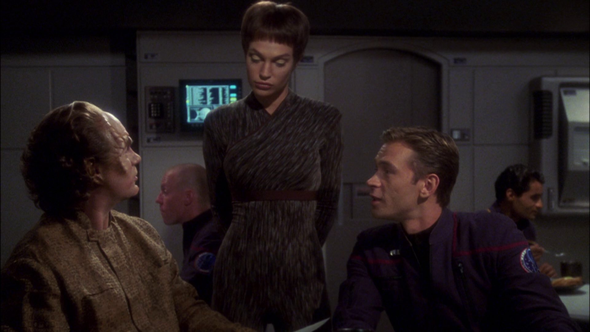 extant_StarTrek_ENT_1x08-BreakingTheIce_0033.jpg