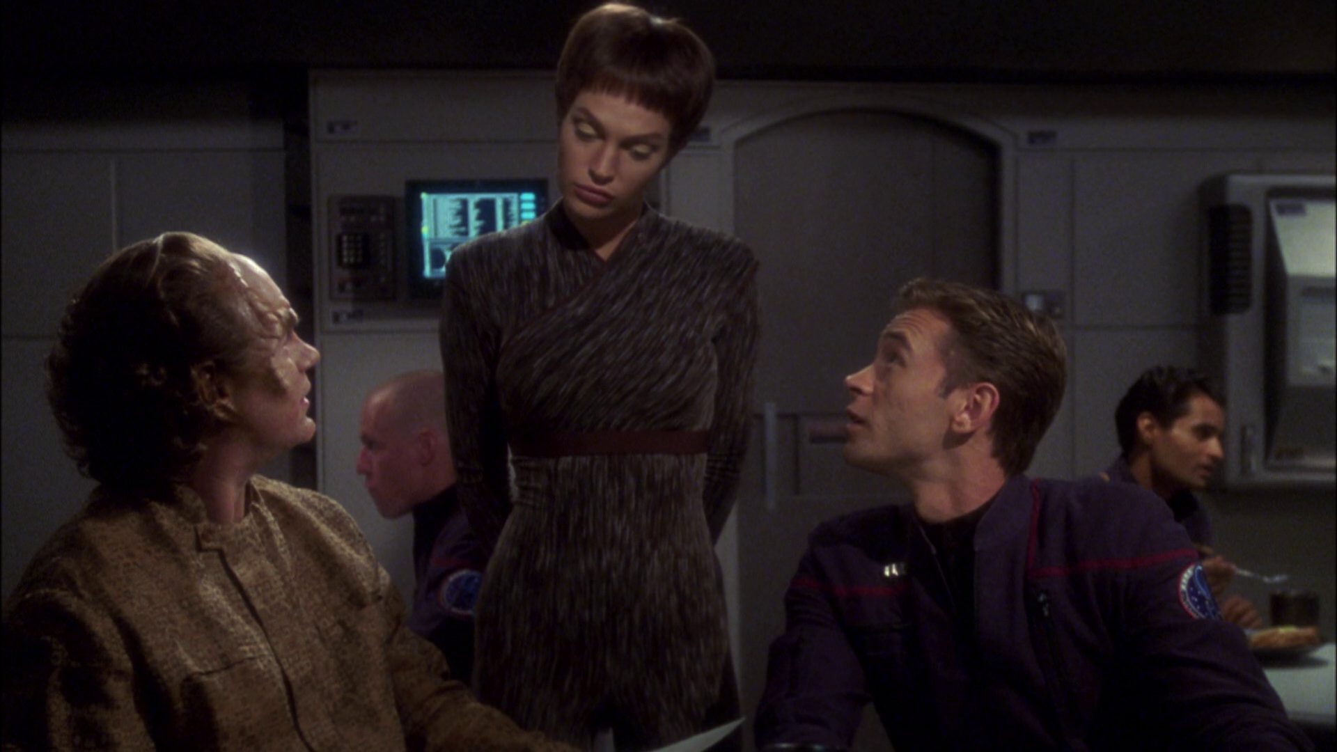 extant_StarTrek_ENT_1x08-BreakingTheIce_0034.jpg