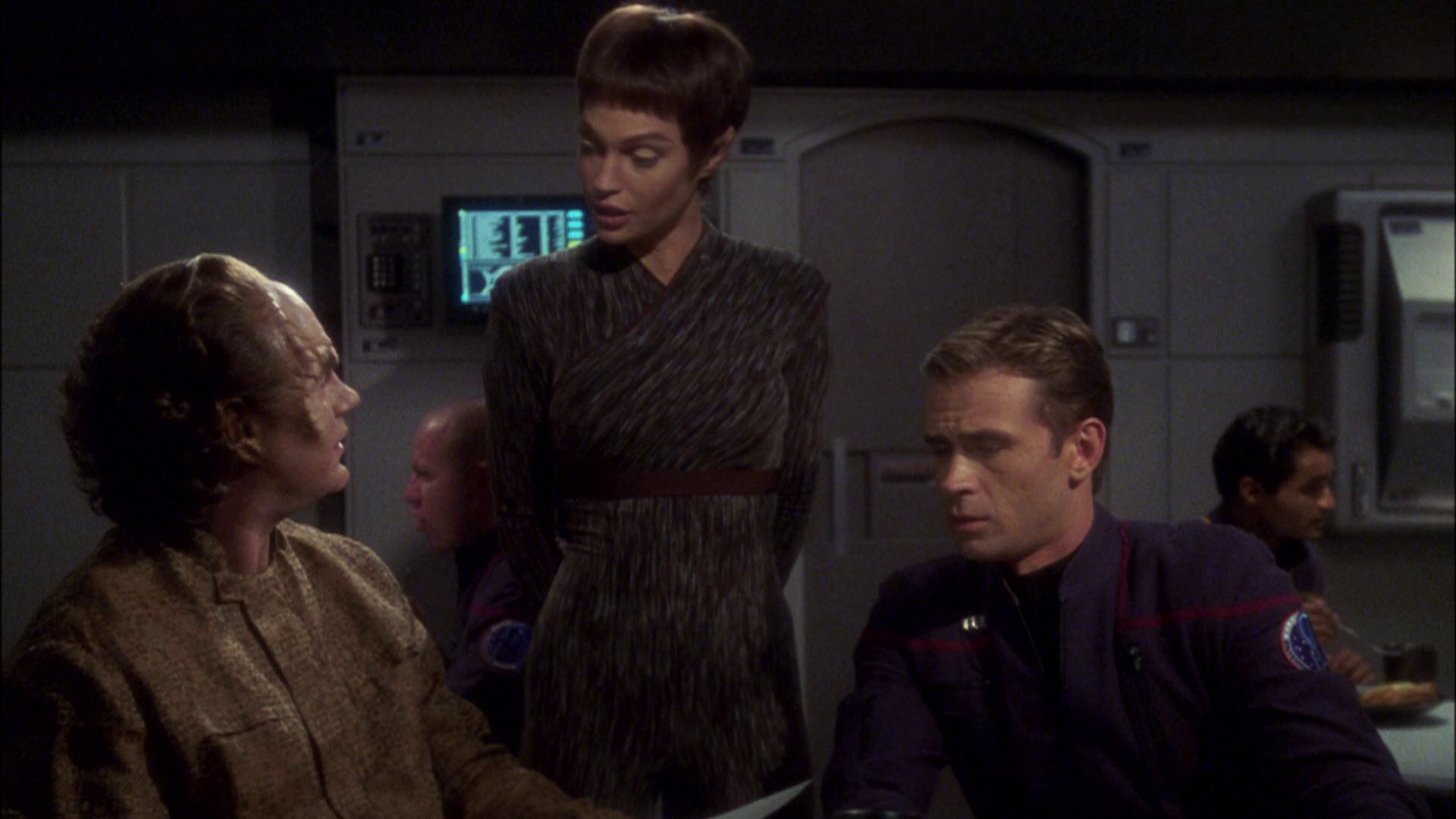 extant_StarTrek_ENT_1x08-BreakingTheIce_0038.jpg
