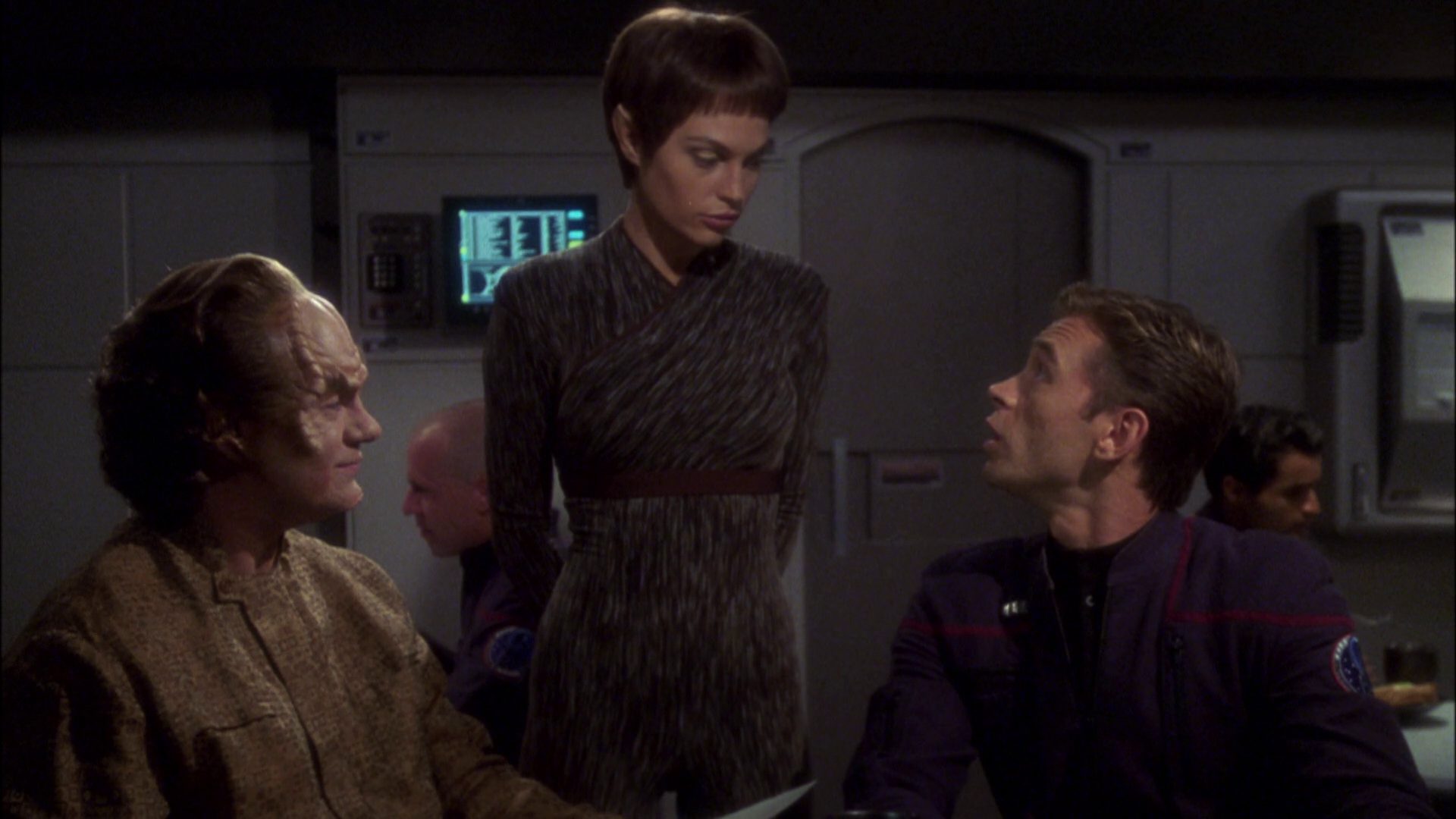 extant_StarTrek_ENT_1x08-BreakingTheIce_0044.jpg