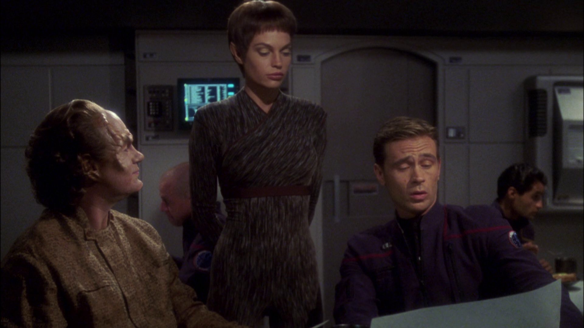 extant_StarTrek_ENT_1x08-BreakingTheIce_0046.jpg